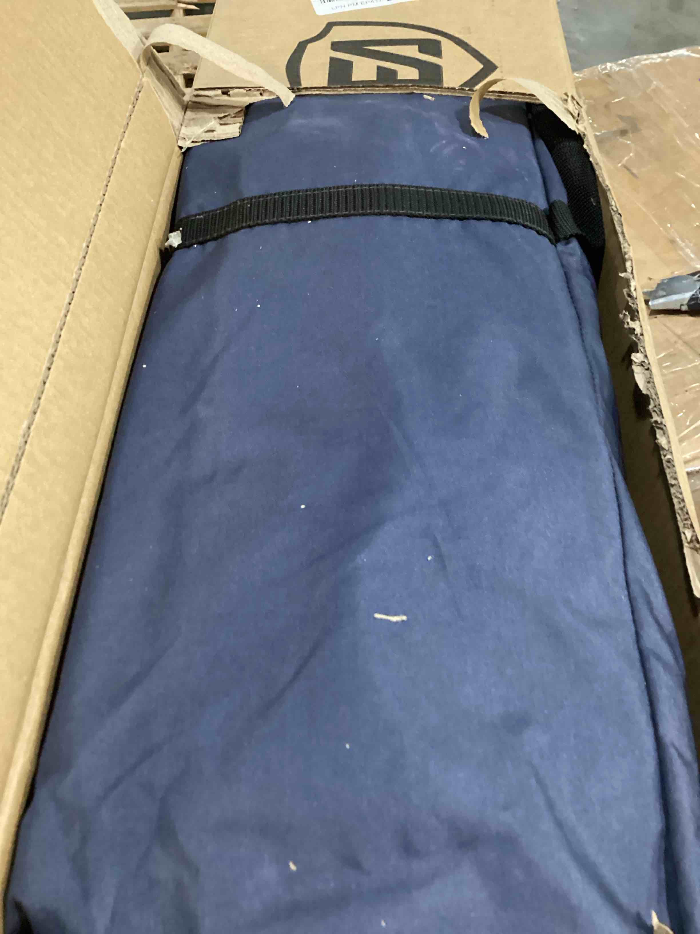 https://s3.amazonaws.com/lotting-images-prod/bidfta/PPE2630438_1760121937713.jpeg