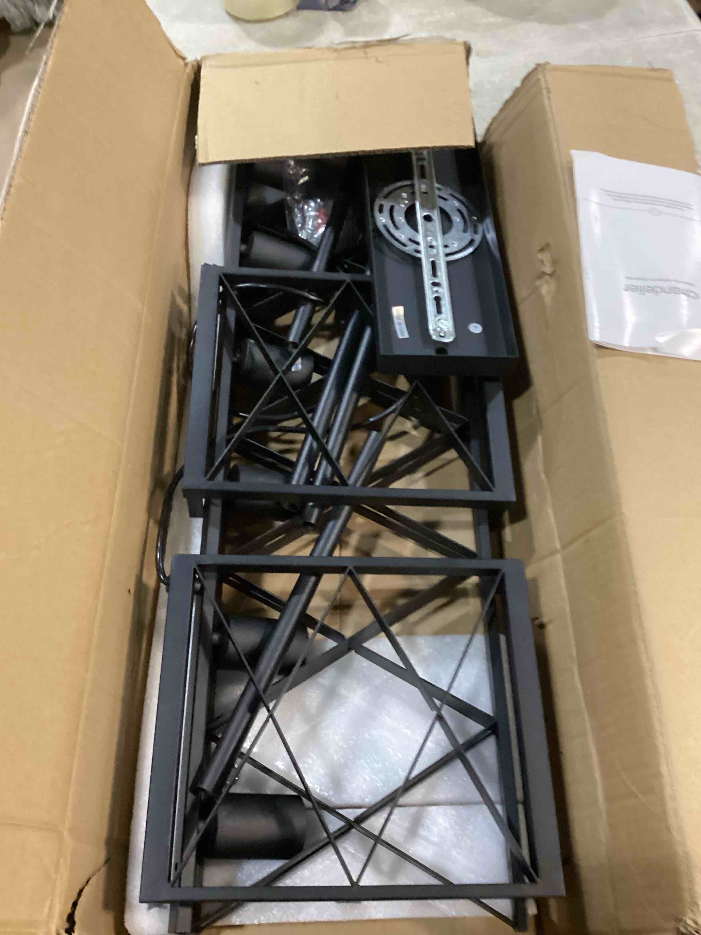 https://s3.amazonaws.com/lotting-images-prod/bidfta/PPE2657593_1755606466633.jpeg