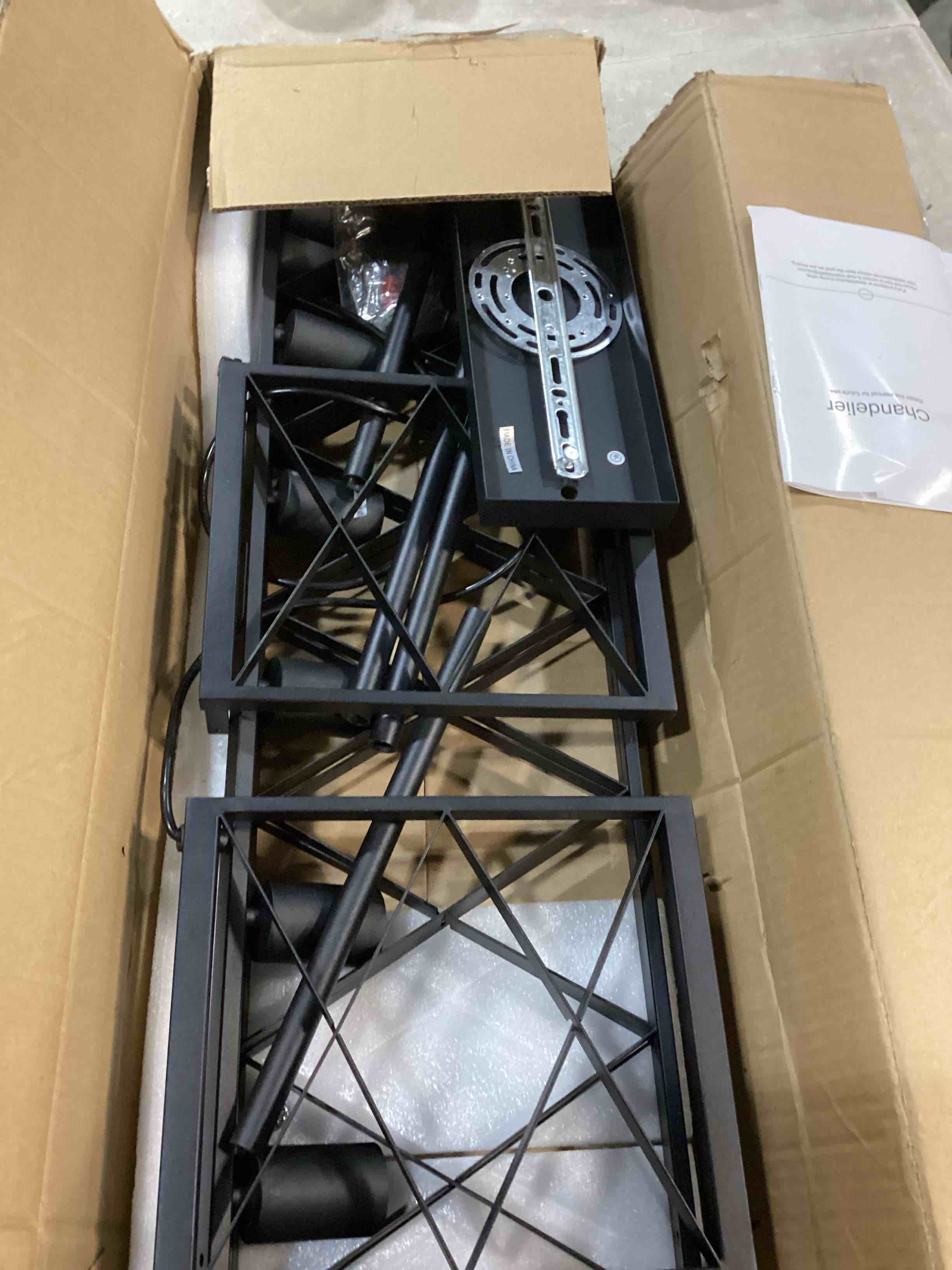 https://s3.amazonaws.com/lotting-images-prod/bidfta/PPE2657593_1755606485041.jpeg