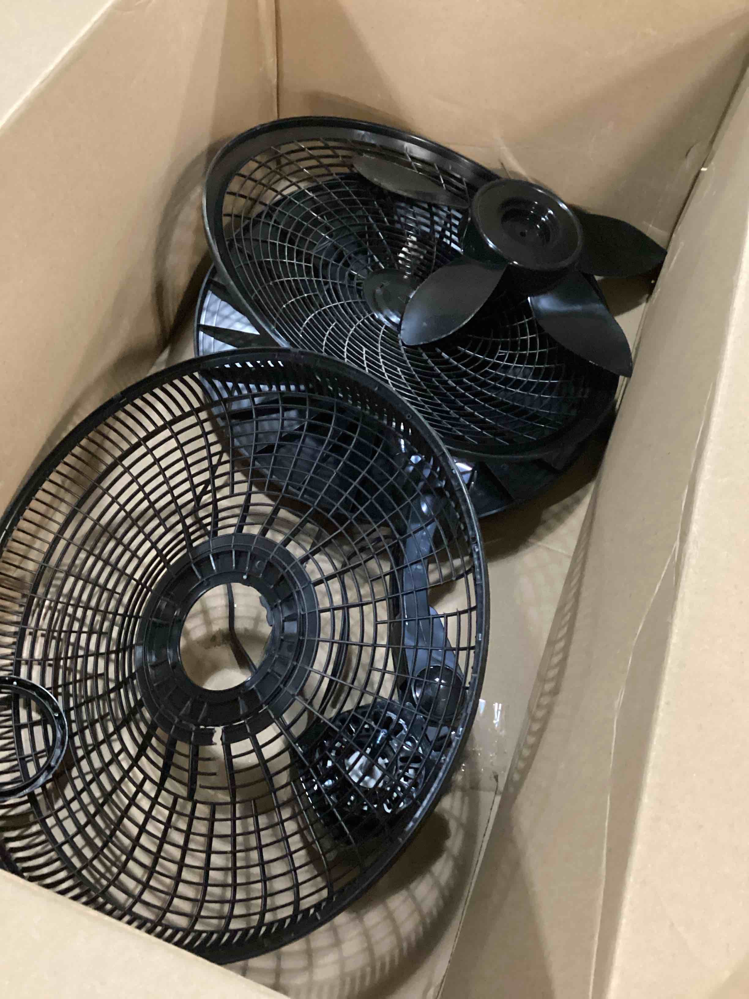 https://s3.amazonaws.com/lotting-images-prod/bidfta/PPE2657596_1755606112953.jpeg
