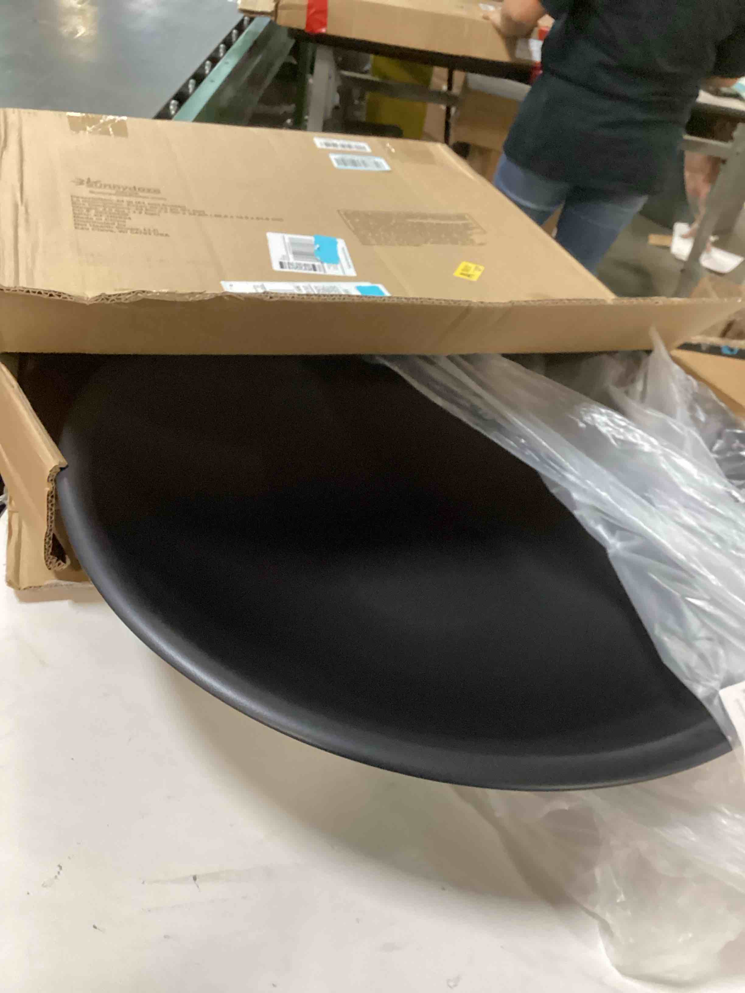 https://s3.amazonaws.com/lotting-images-prod/bidfta/PPE2669198_1757098125431.jpeg
