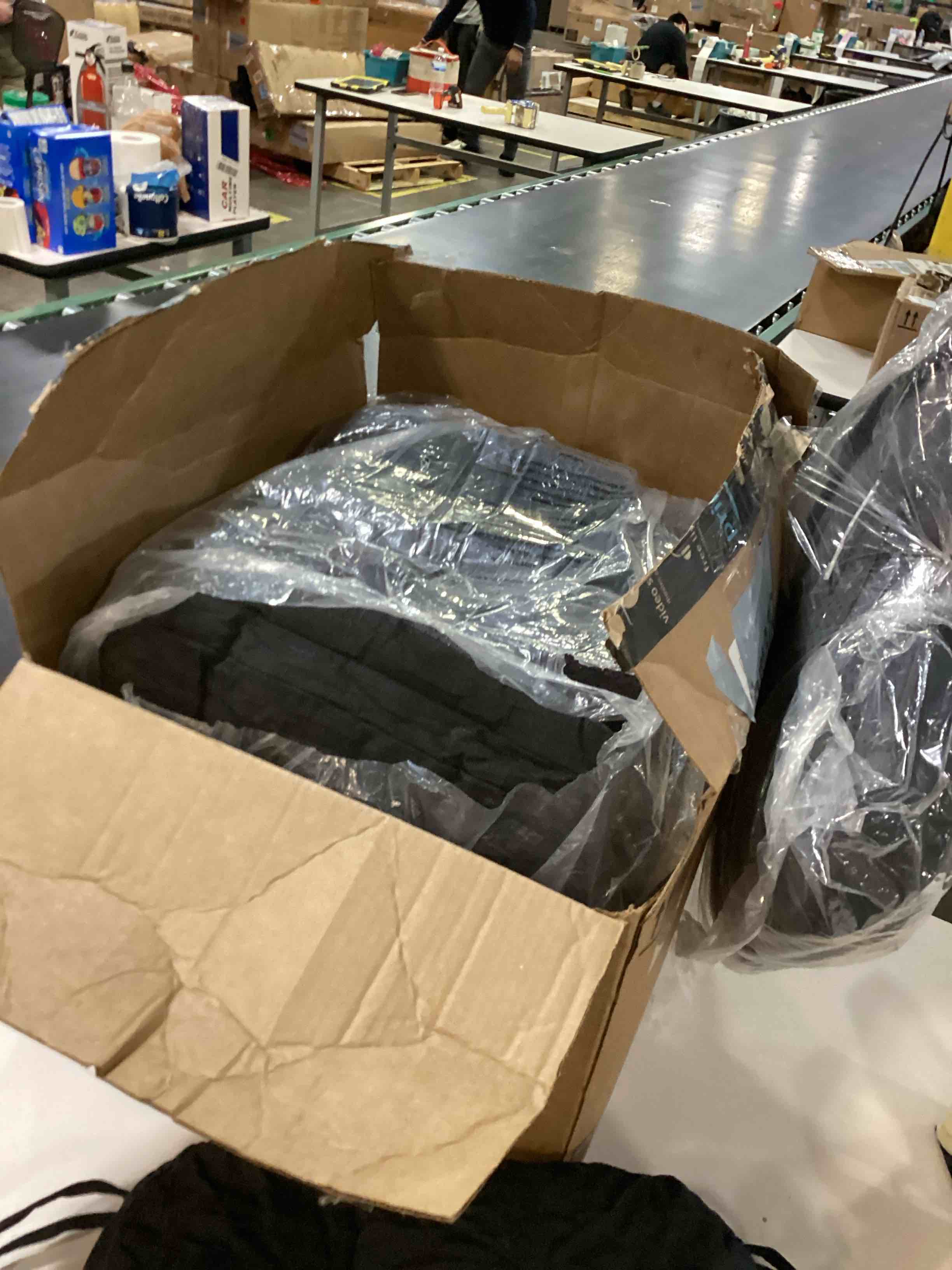 https://s3.amazonaws.com/lotting-images-prod/bidfta/PPE2669618_1757507375206.jpeg