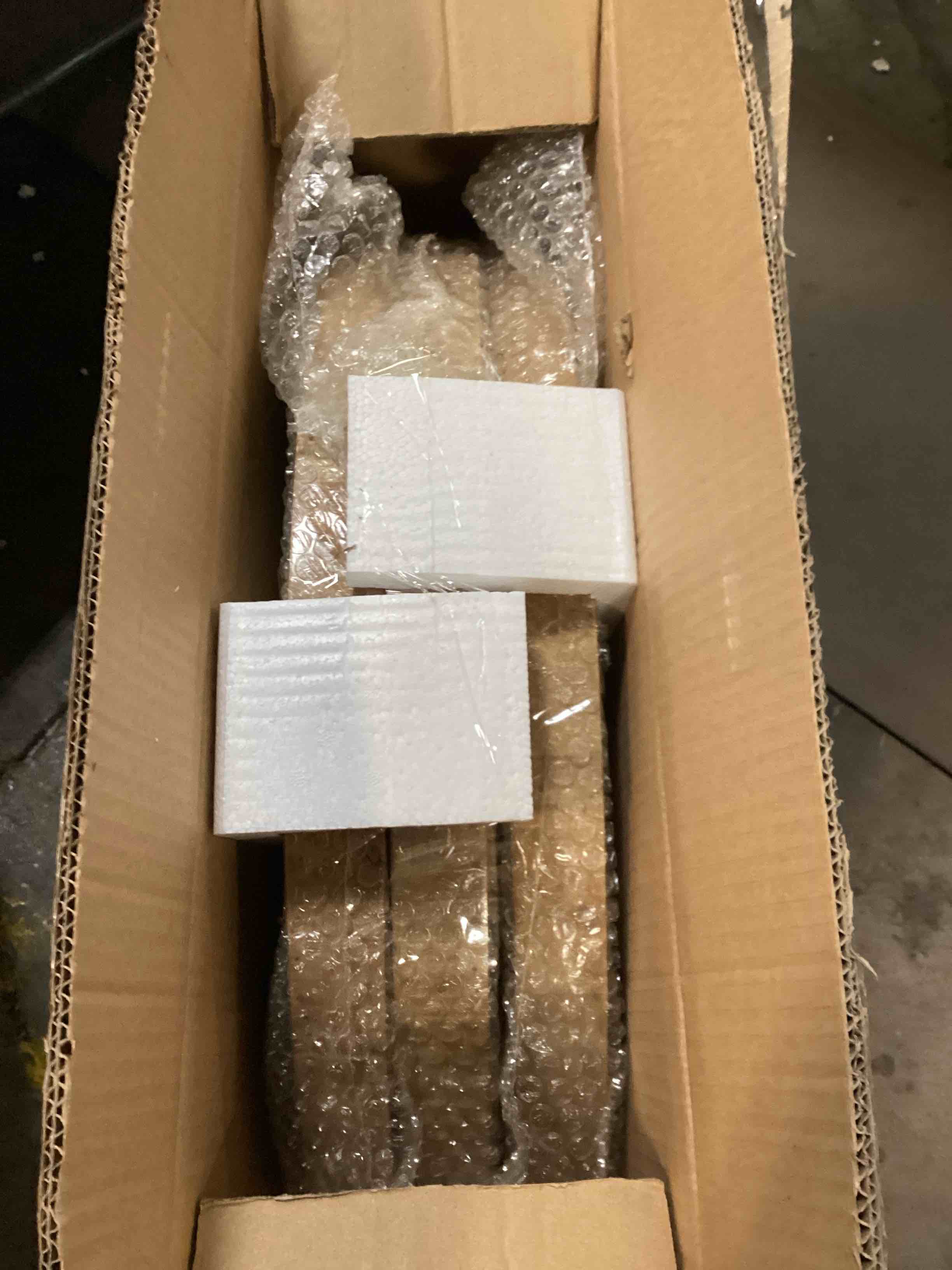 https://s3.amazonaws.com/lotting-images-prod/bidfta/PPE2669893_1757593411447.jpeg
