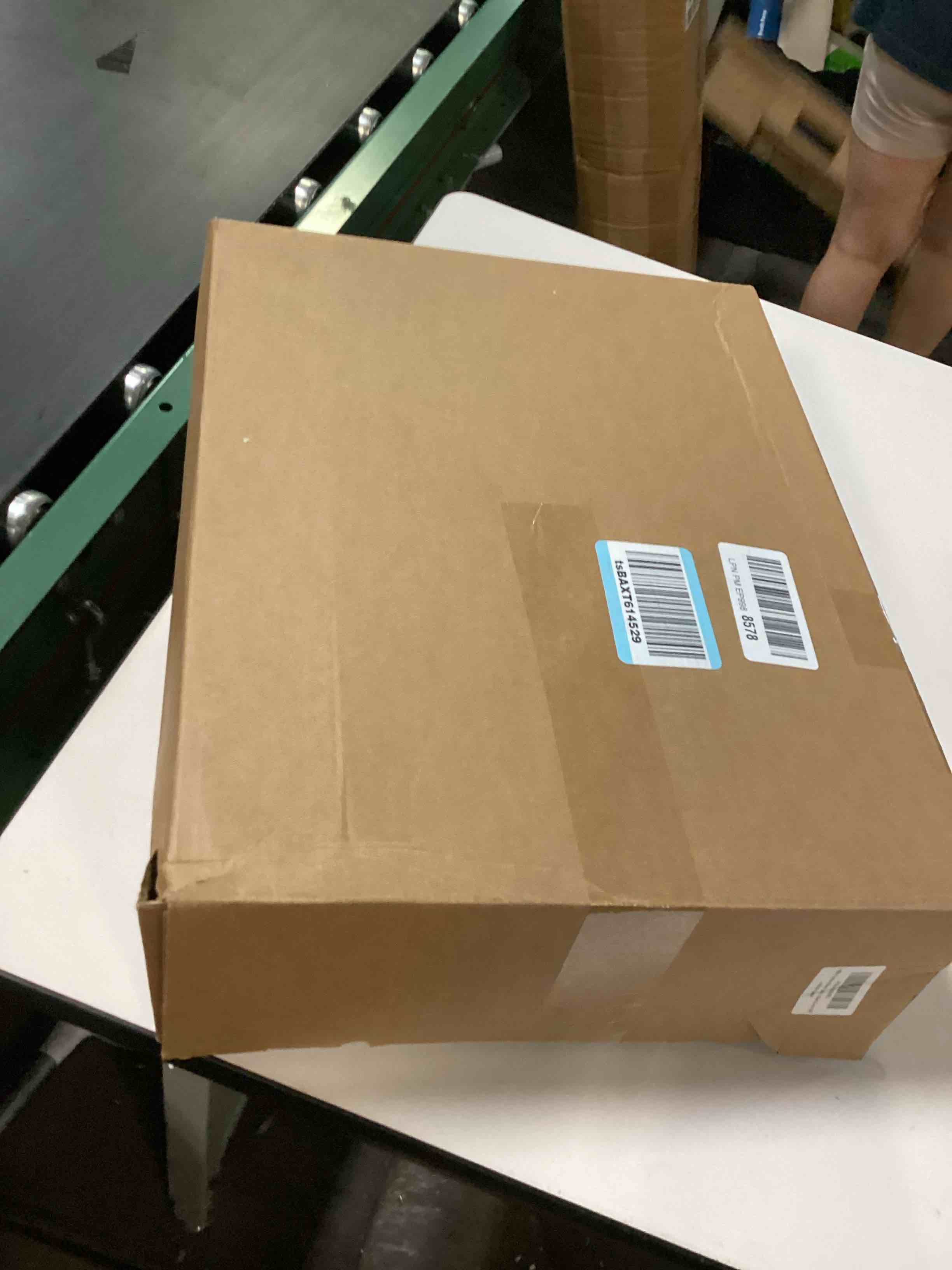 https://s3.amazonaws.com/lotting-images-prod/bidfta/PPE2669909_1757597686547.jpeg