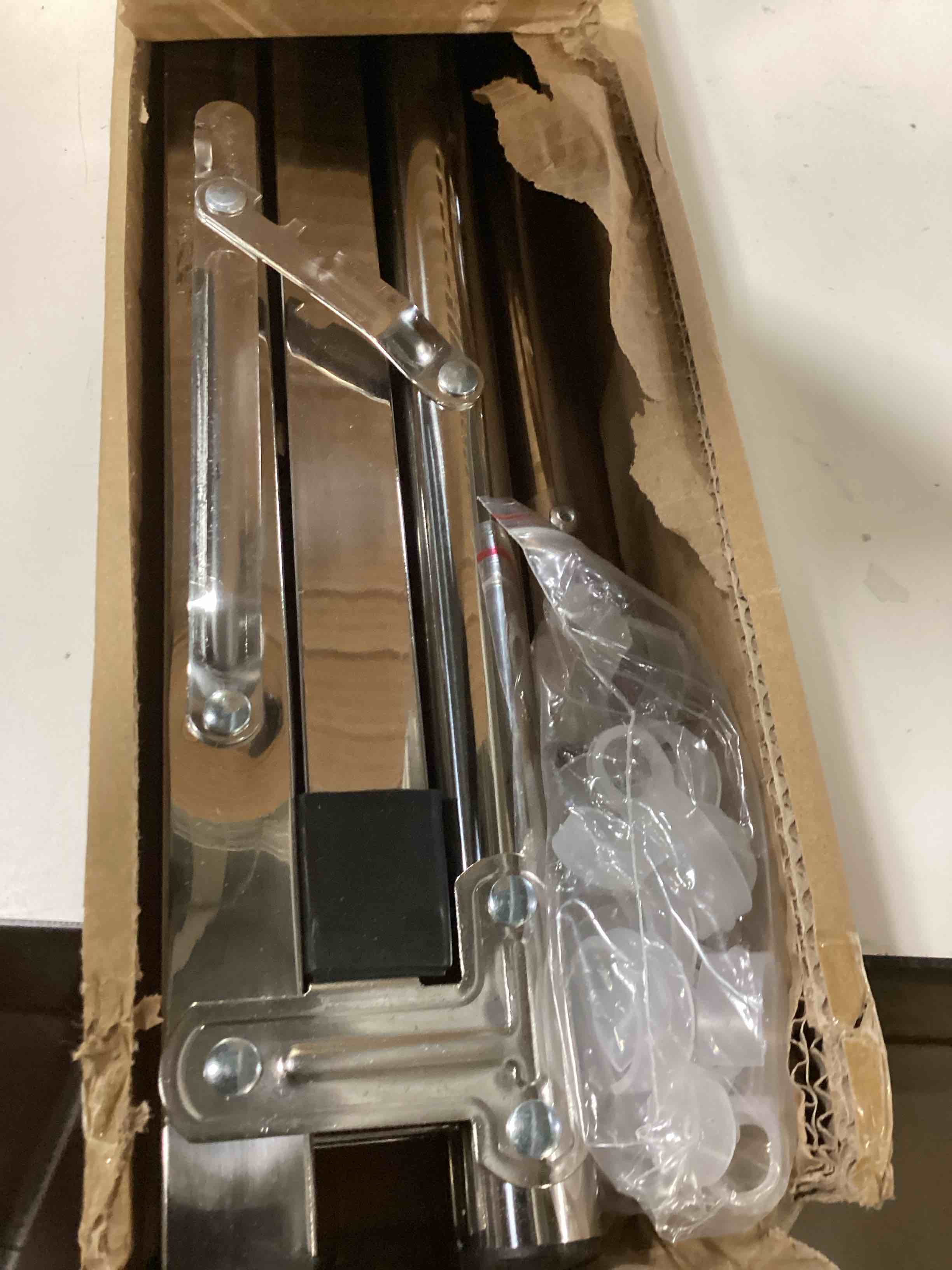 https://s3.amazonaws.com/lotting-images-prod/bidfta/PPE2670351_1758026773645.jpeg