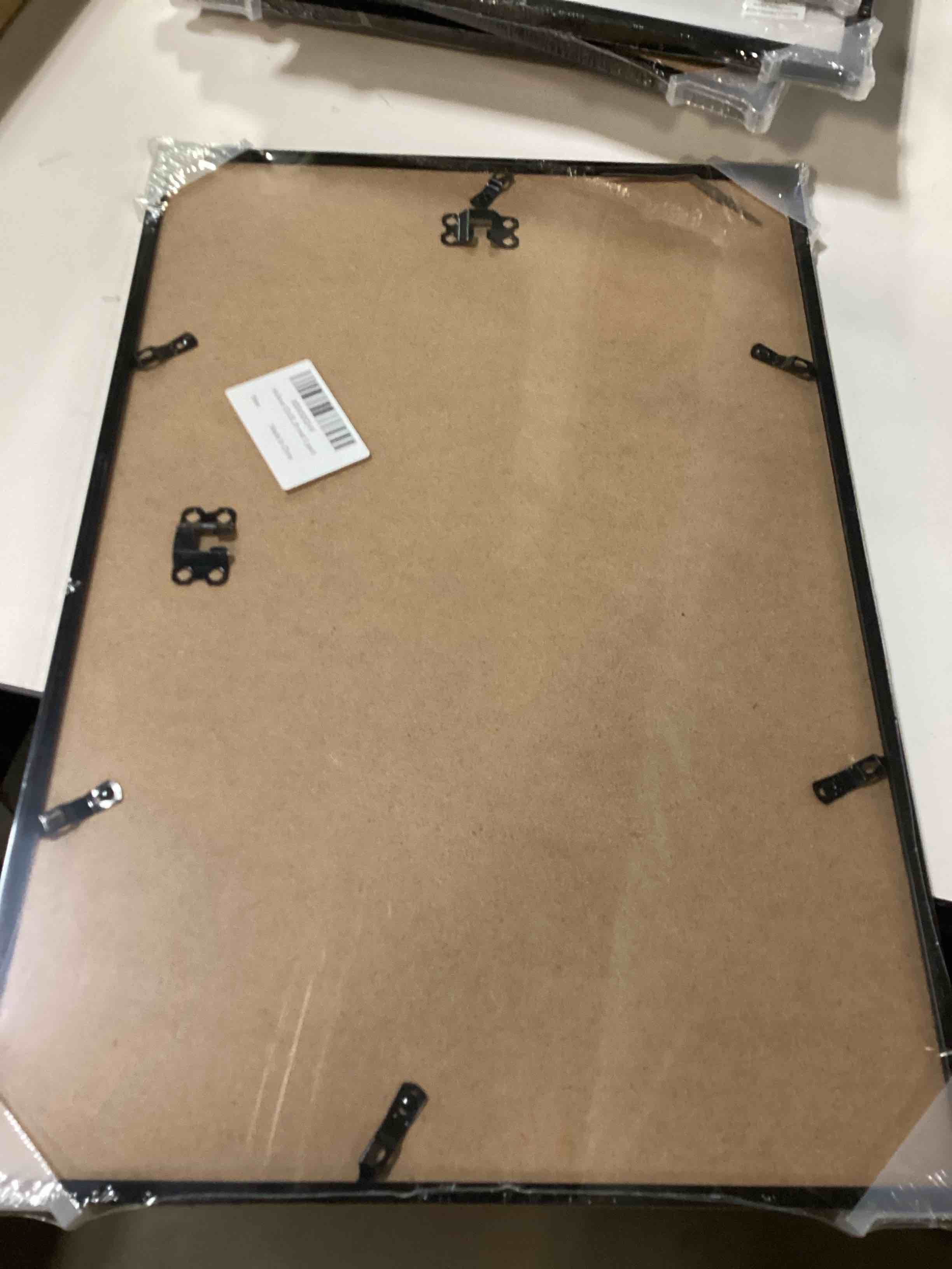 https://s3.amazonaws.com/lotting-images-prod/bidfta/PPE2670511_1758194032791.jpeg