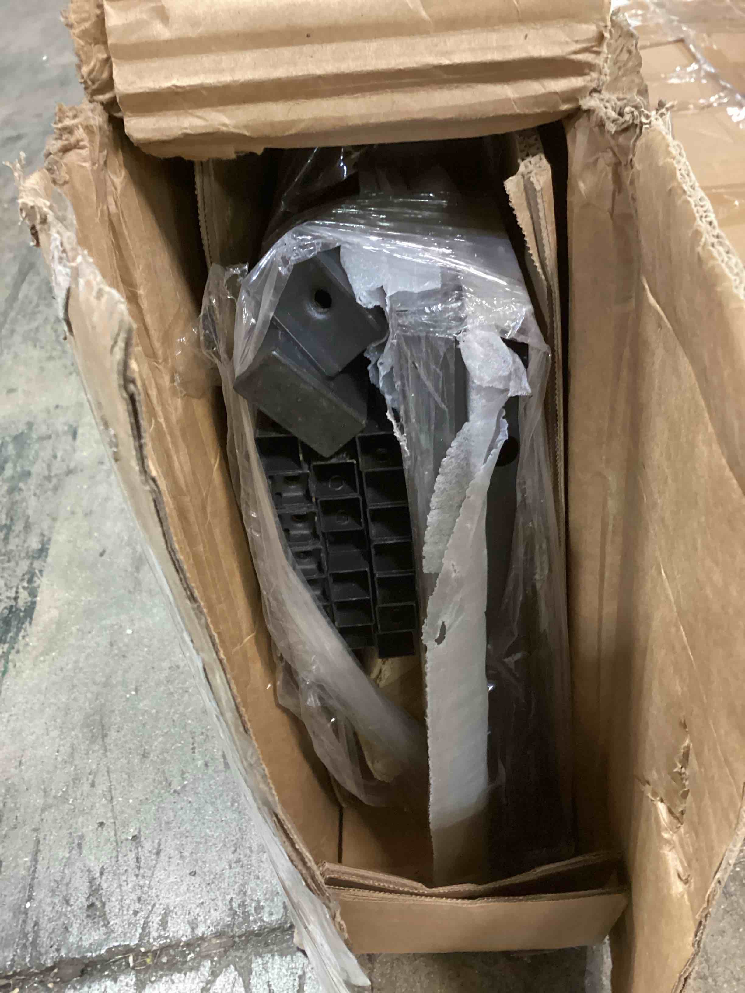 https://s3.amazonaws.com/lotting-images-prod/bidfta/PPE2673596_1756901777869.jpeg