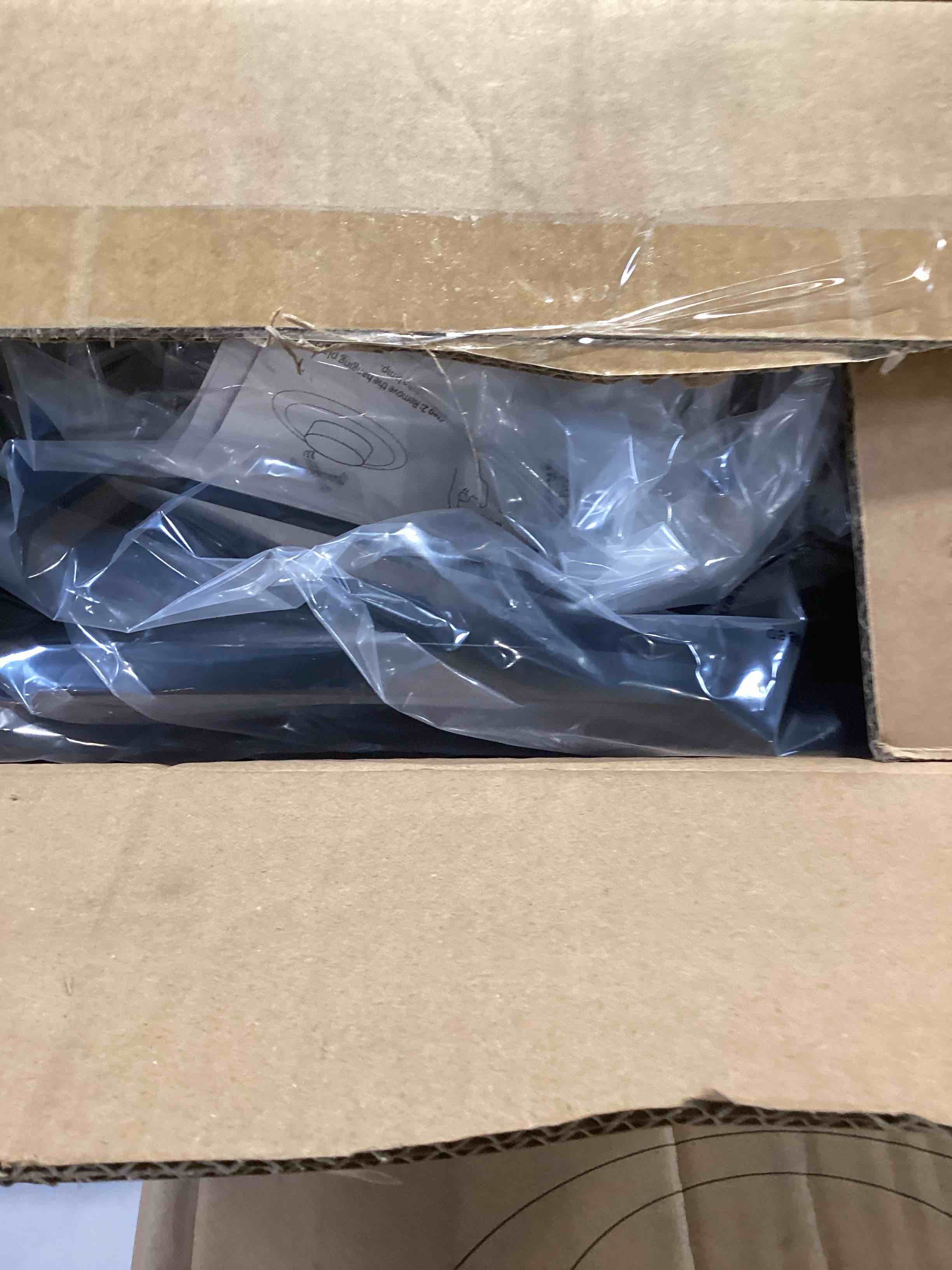 https://s3.amazonaws.com/lotting-images-prod/bidfta/PPE2752149_1757344019150.jpeg