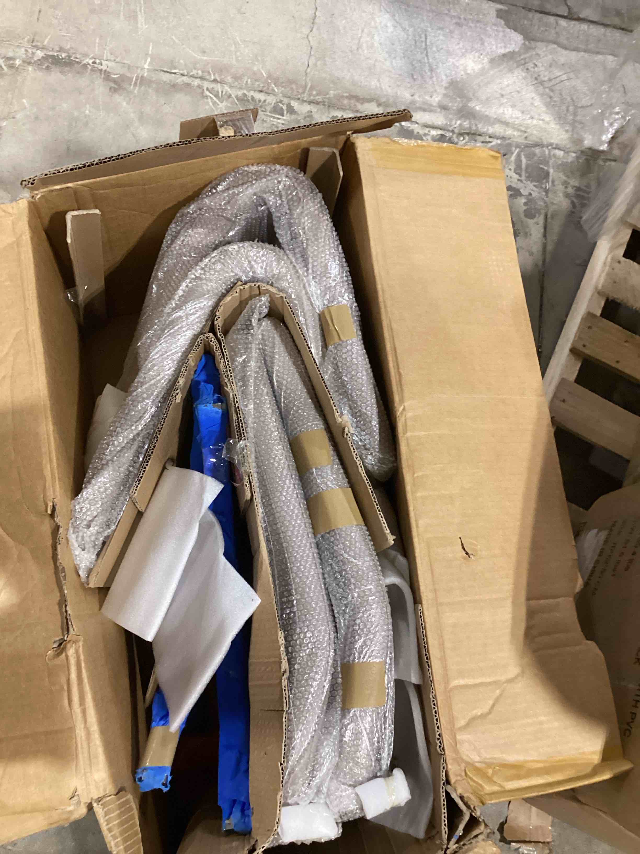 https://s3.amazonaws.com/lotting-images-prod/bidfta/PPE2752199_1757350847809.jpeg