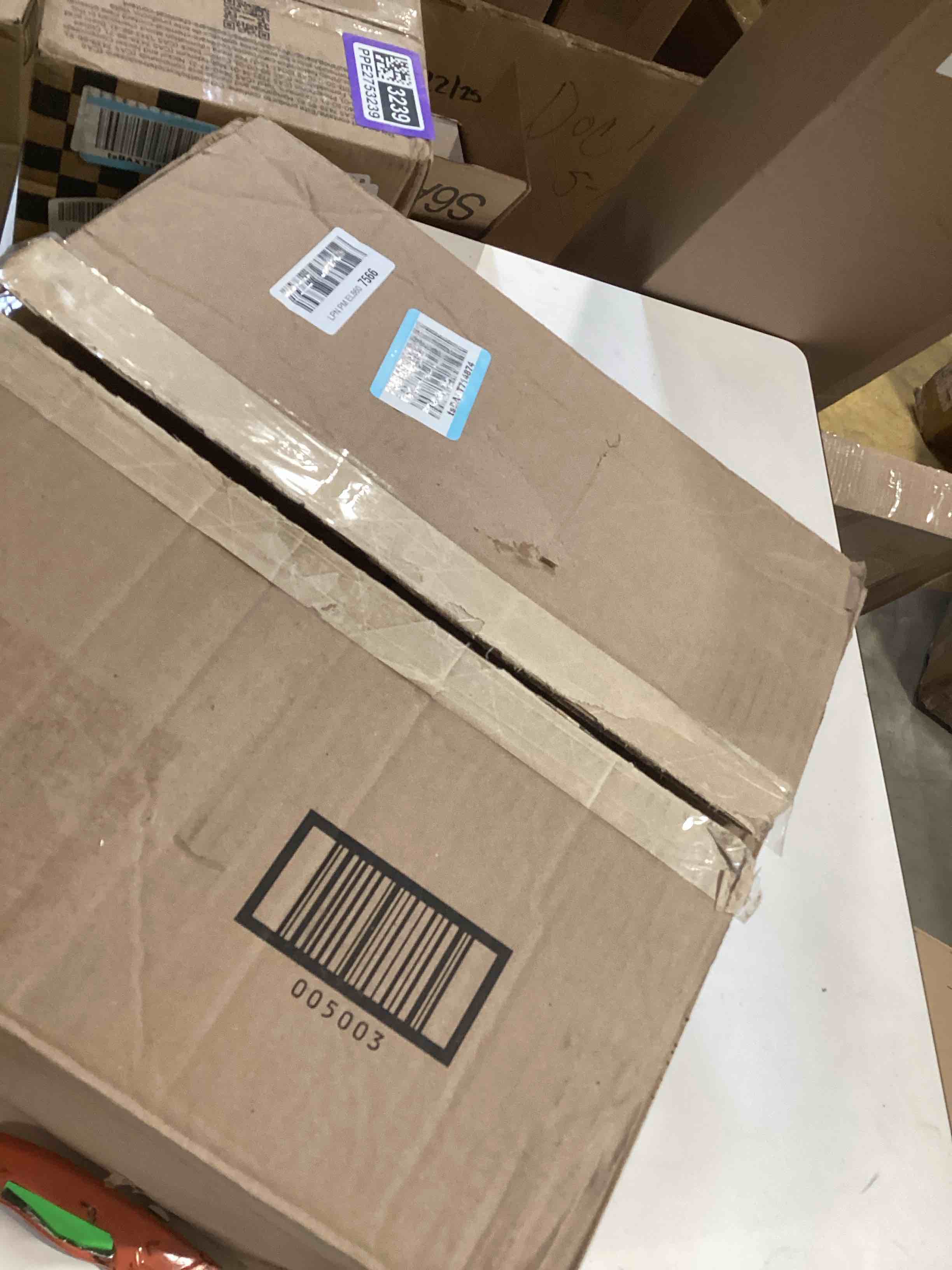 https://s3.amazonaws.com/lotting-images-prod/bidfta/PPE2753245_1758120971127.jpeg
