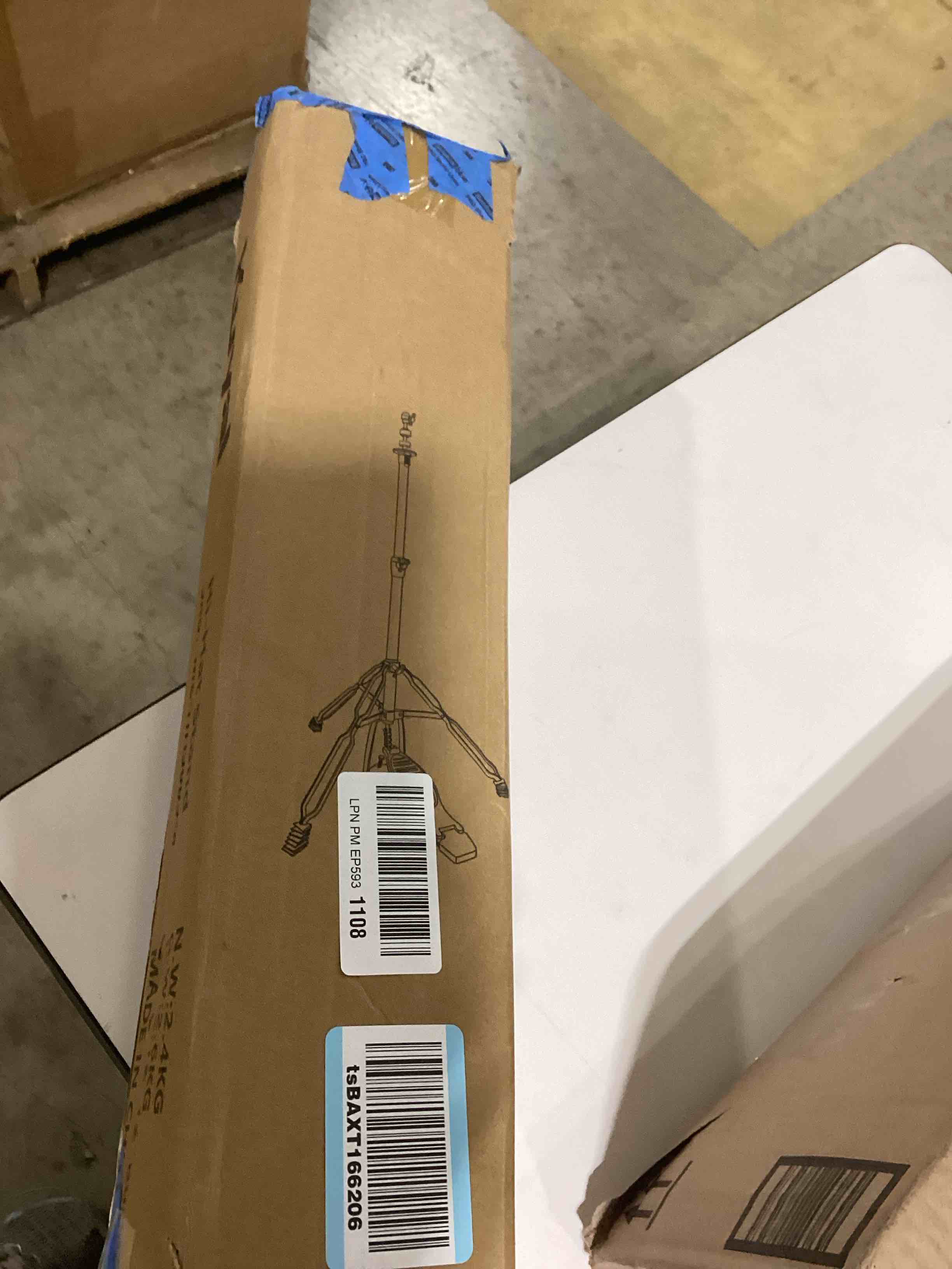 https://s3.amazonaws.com/lotting-images-prod/bidfta/PPE2754281_1758804909063.jpeg