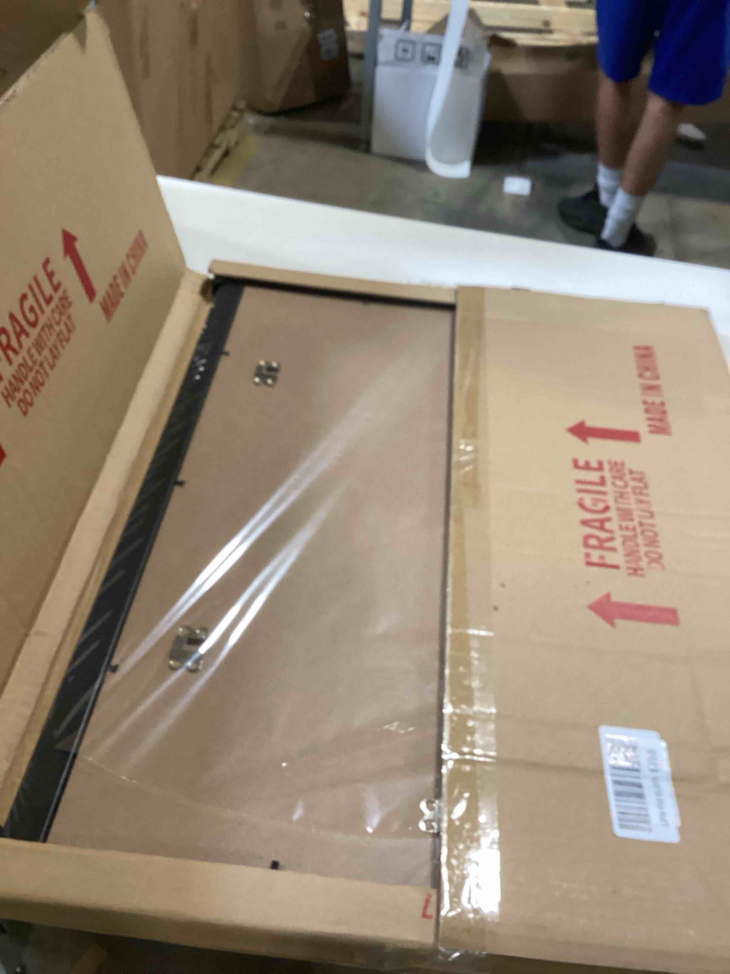https://s3.amazonaws.com/lotting-images-prod/bidfta/PPE2754410_1758821270686.jpeg