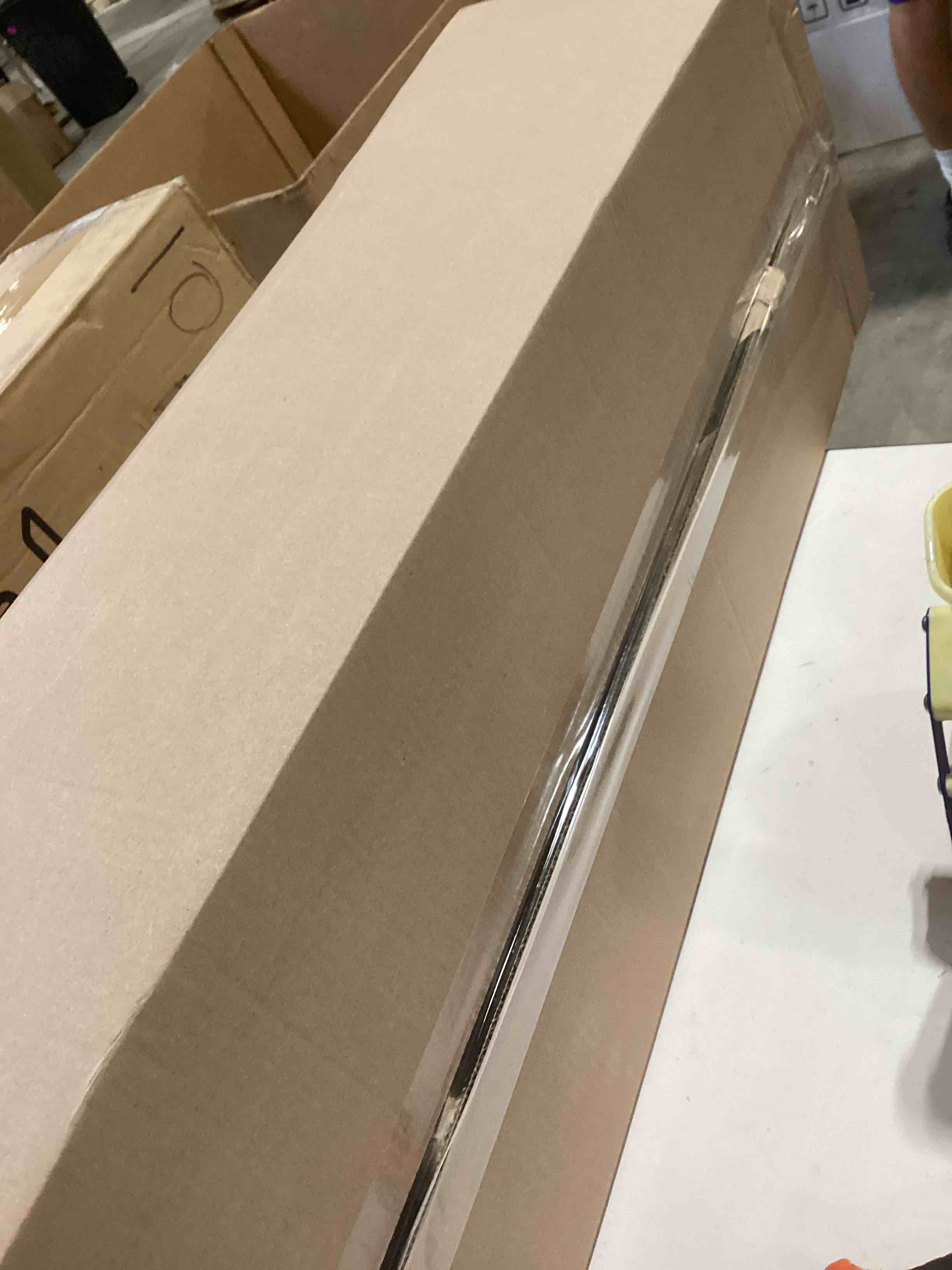 https://s3.amazonaws.com/lotting-images-prod/bidfta/PPE2754447_1758825619932.jpeg