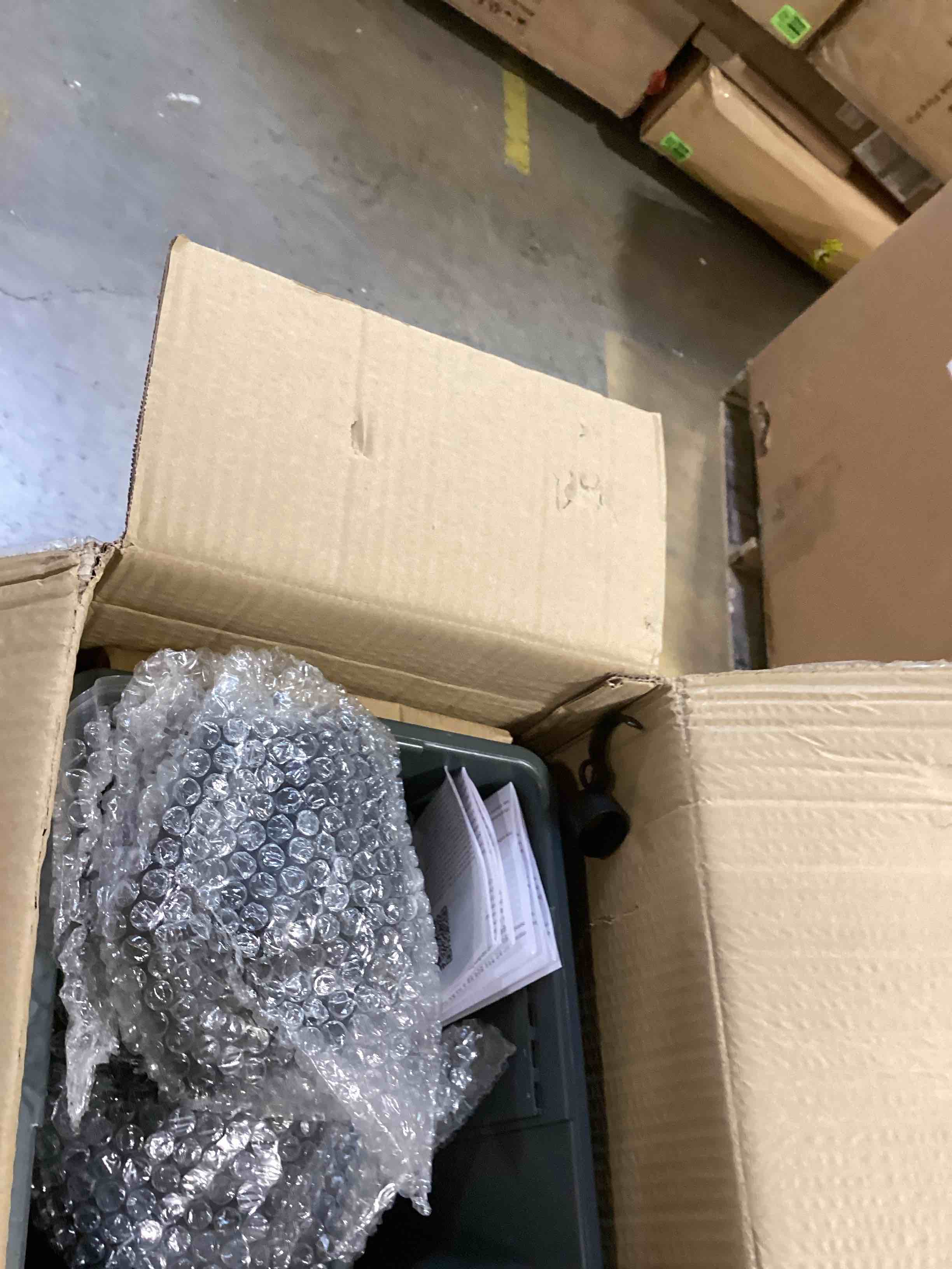 https://s3.amazonaws.com/lotting-images-prod/bidfta/PPE2754455_1758826480688.jpeg