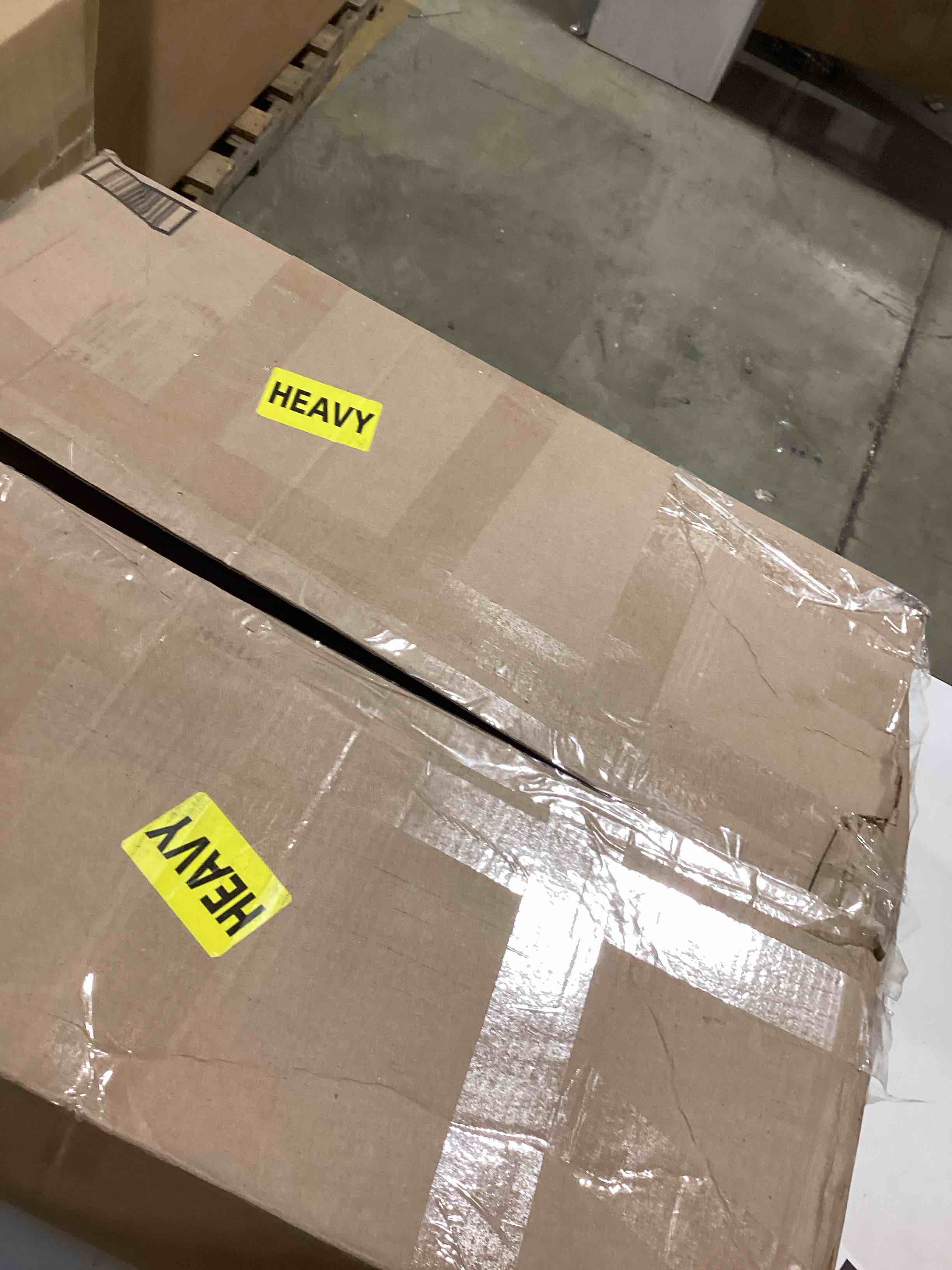 https://s3.amazonaws.com/lotting-images-prod/bidfta/PPE2754528_1758889571305.jpeg