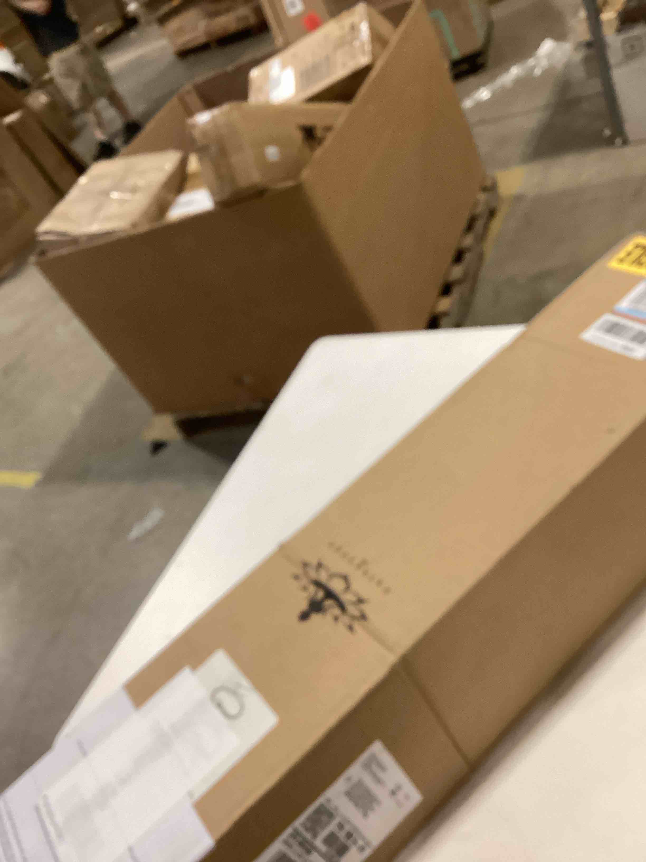 https://s3.amazonaws.com/lotting-images-prod/bidfta/PPE2754640_1759150581962.jpeg