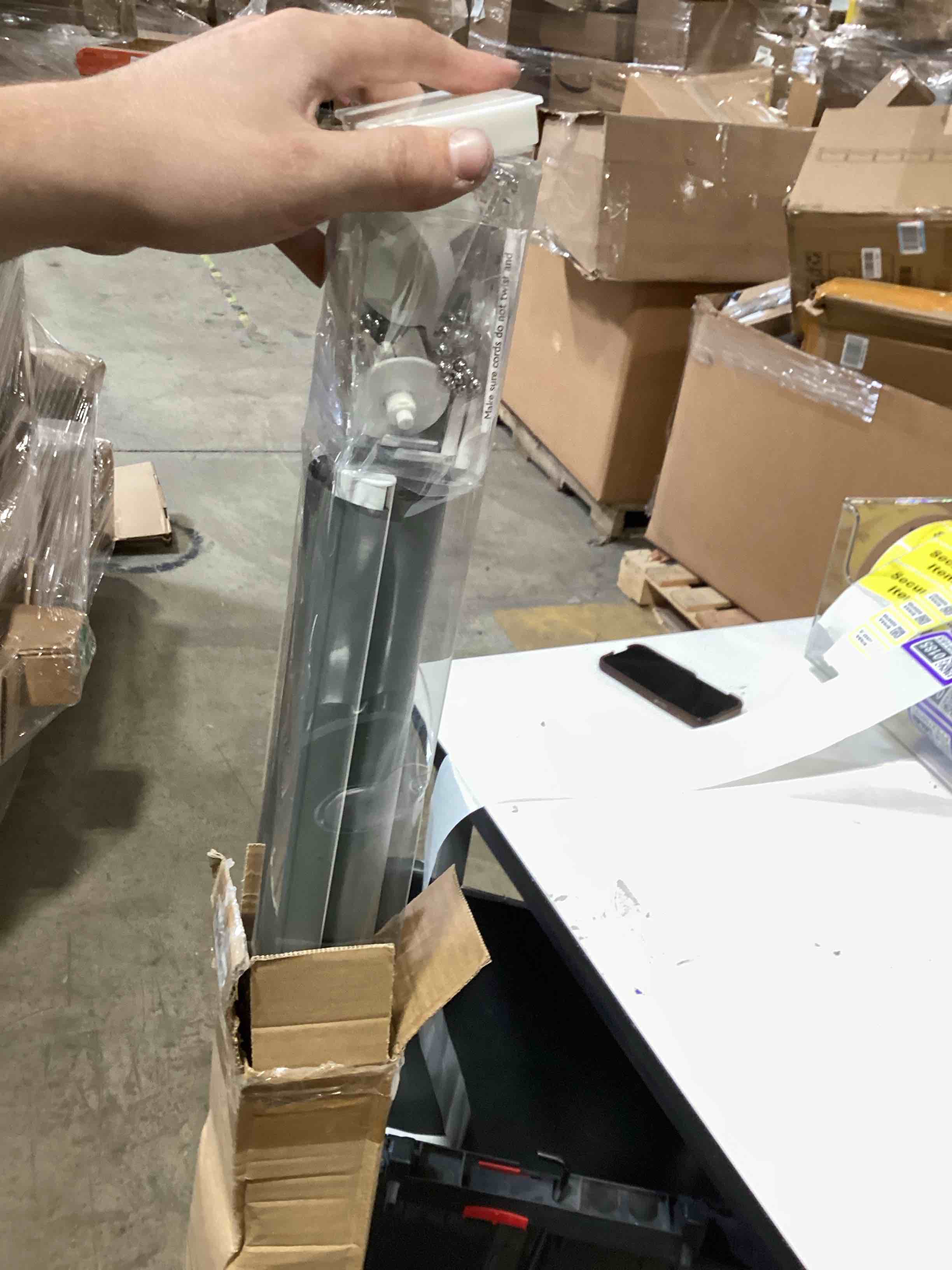 https://s3.amazonaws.com/lotting-images-prod/bidfta/PPE2760184_1760031070609.jpeg