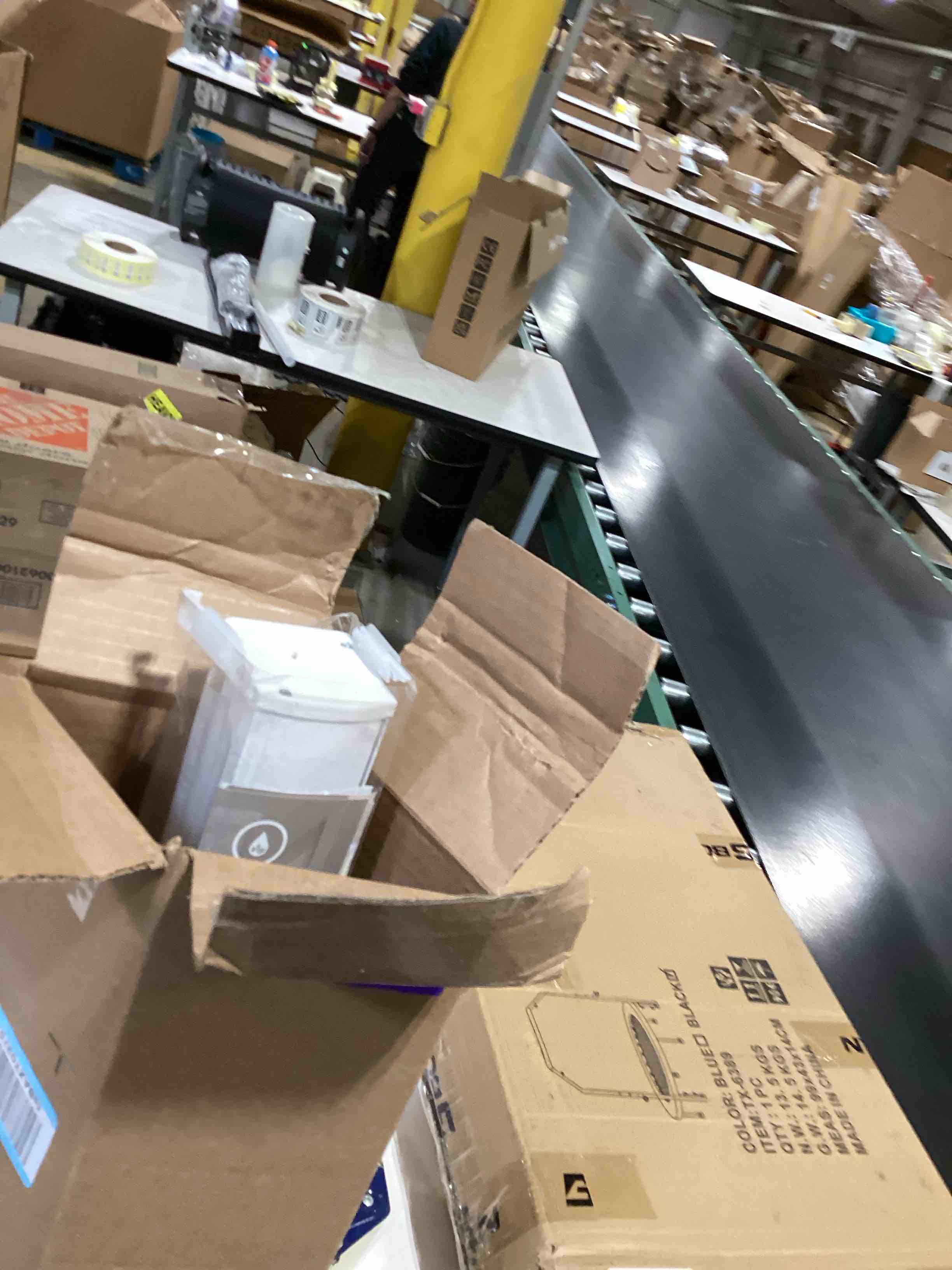 https://s3.amazonaws.com/lotting-images-prod/bidfta/PPE2760189_1760031780903.jpeg