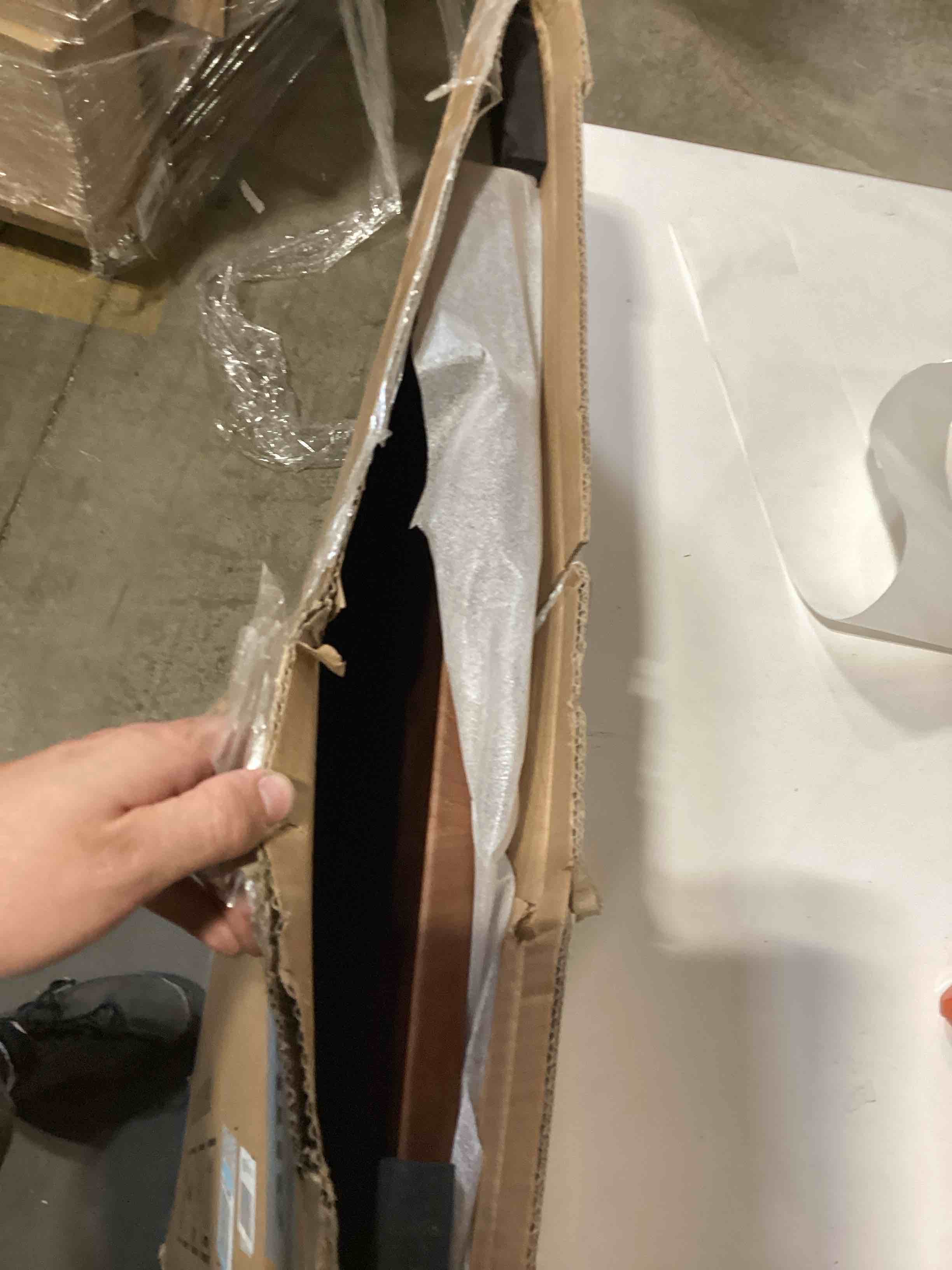 https://s3.amazonaws.com/lotting-images-prod/bidfta/PPE2760204_1760038059648.jpeg