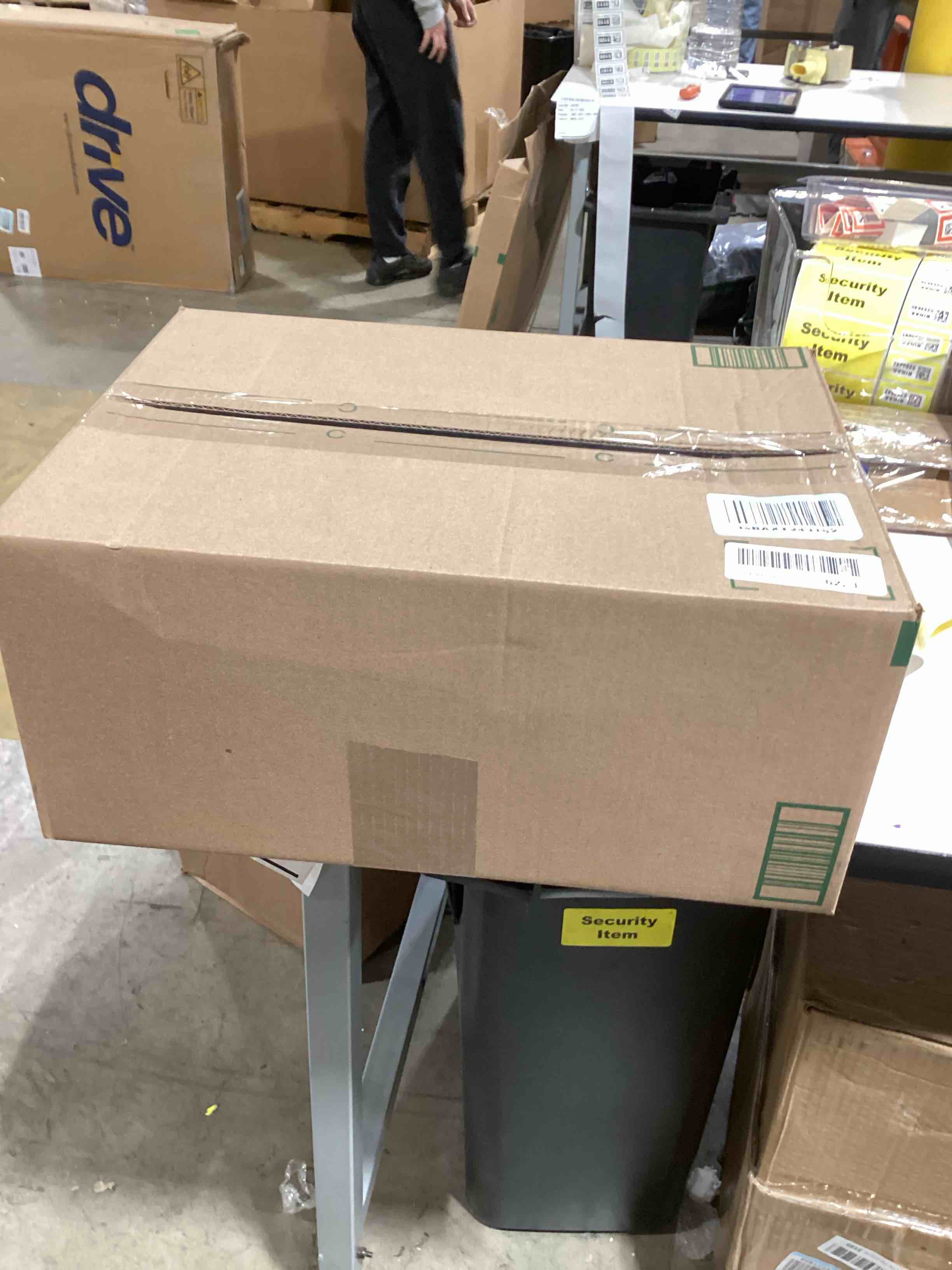 https://s3.amazonaws.com/lotting-images-prod/bidfta/PPE2760883_1761133289336.jpeg