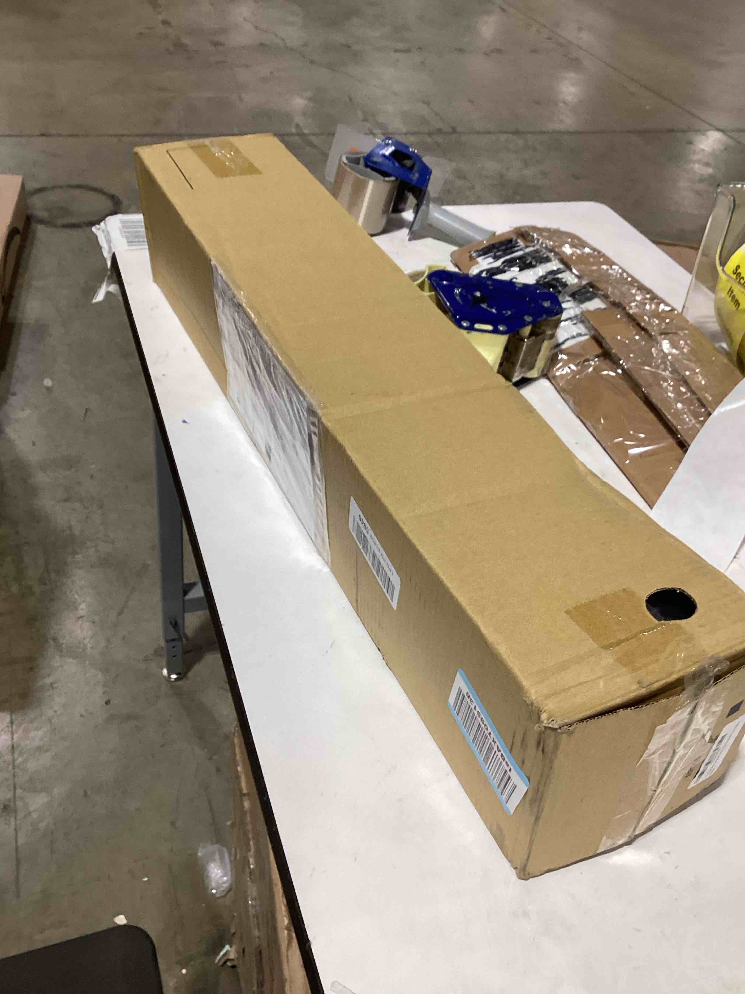 https://s3.amazonaws.com/lotting-images-prod/bidfta/PPE2760885_1761133409372.jpeg