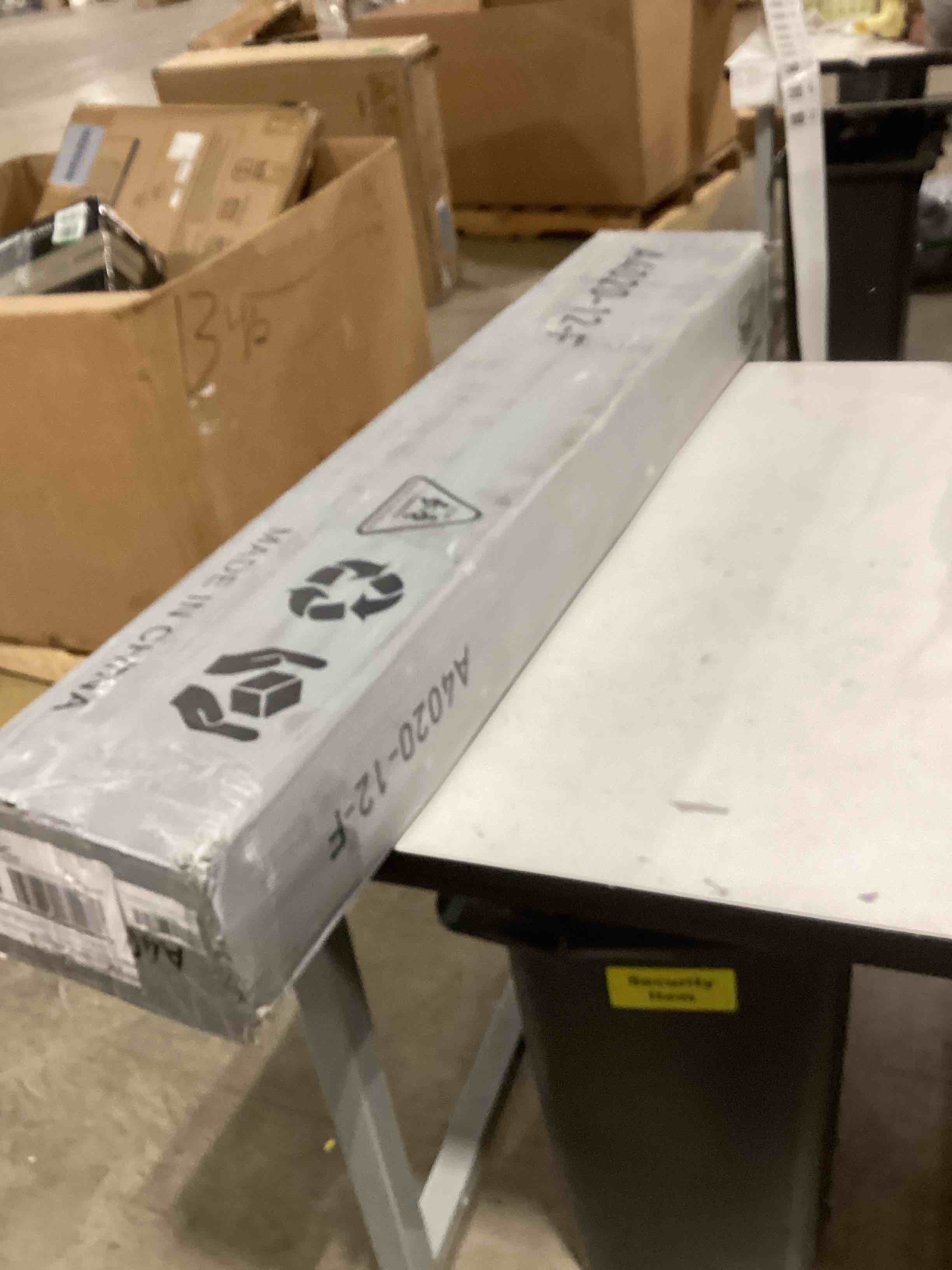 https://s3.amazonaws.com/lotting-images-prod/bidfta/PPE2760912_1761139449991.jpeg