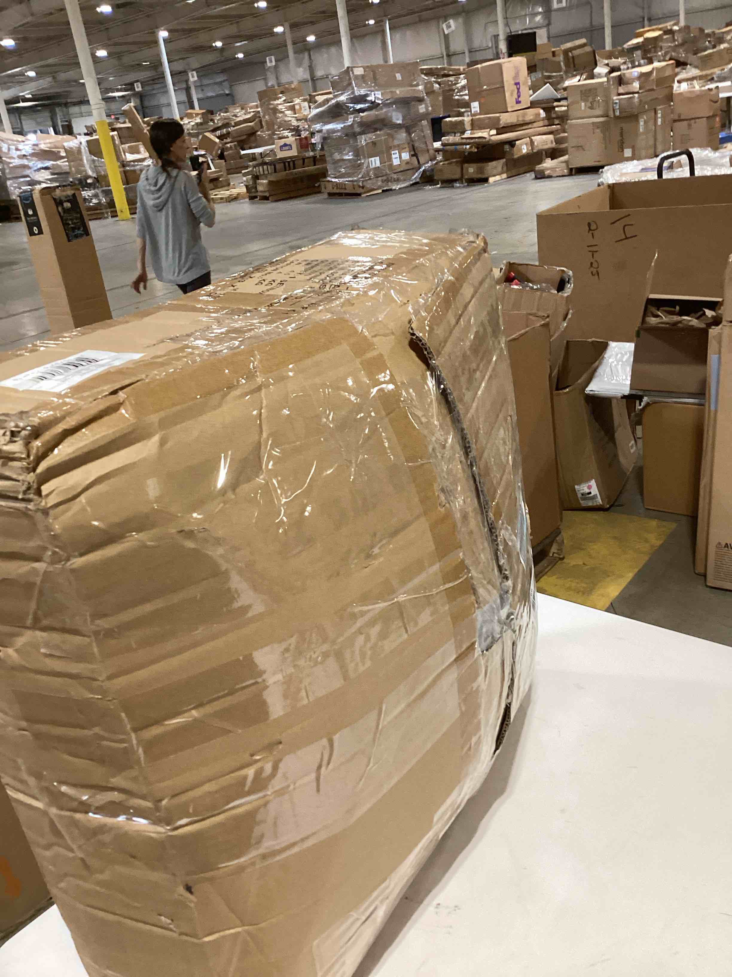 https://s3.amazonaws.com/lotting-images-prod/bidfta/PPE2761219_1757518731623.jpeg