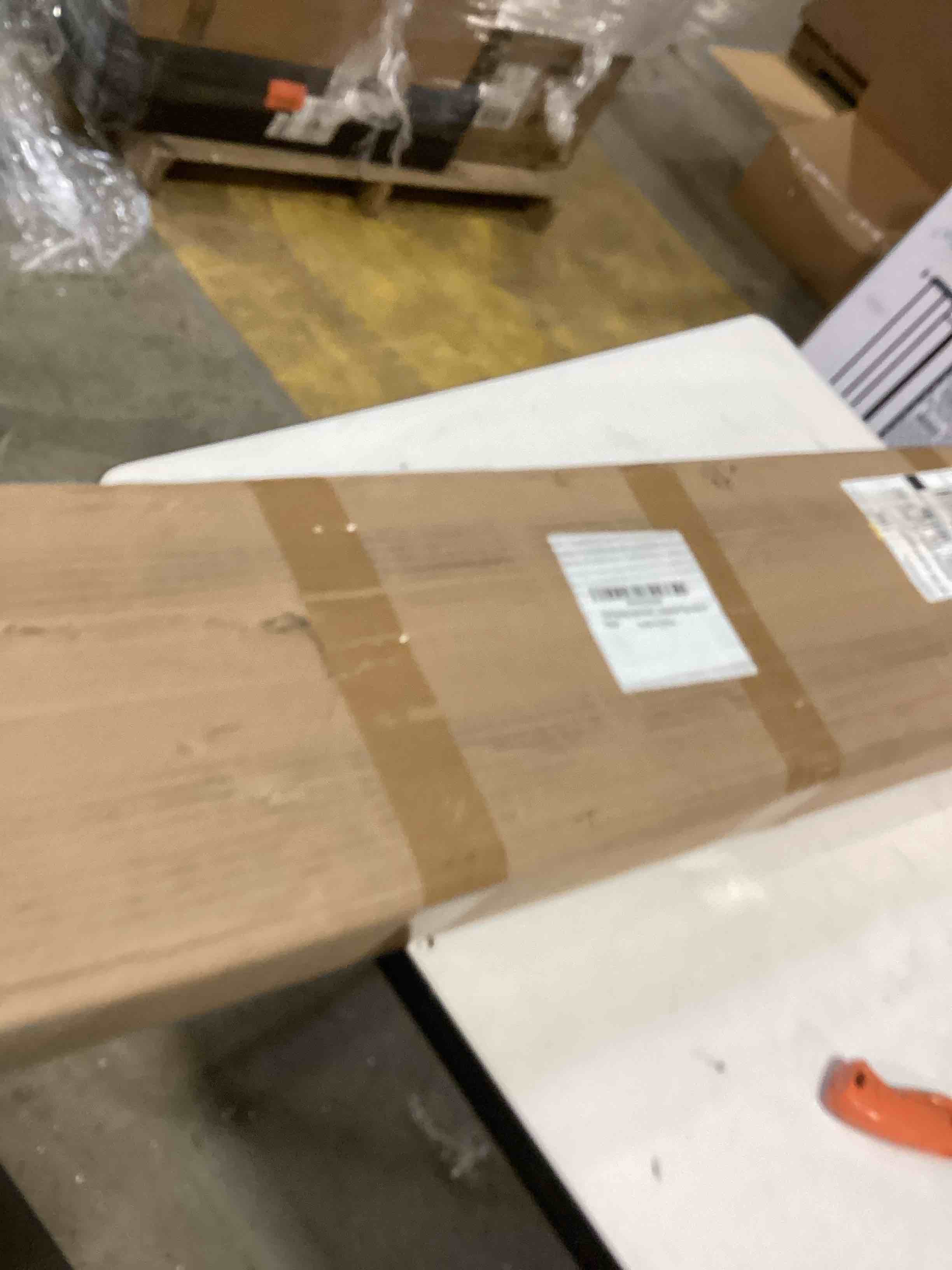 https://s3.amazonaws.com/lotting-images-prod/bidfta/PPE2761659_1757690046904.jpeg