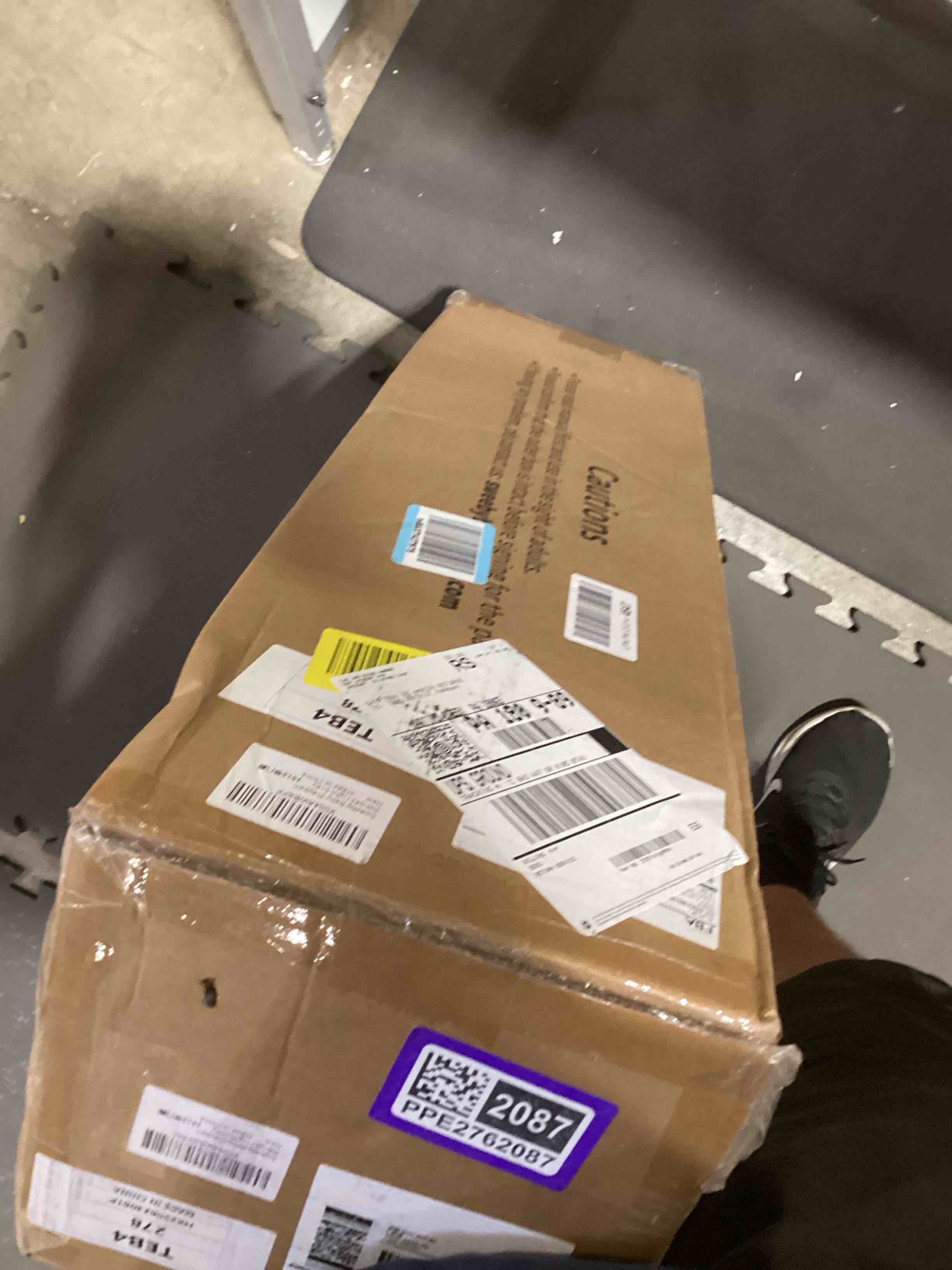 https://s3.amazonaws.com/lotting-images-prod/bidfta/PPE2762087_1758113459059.jpeg