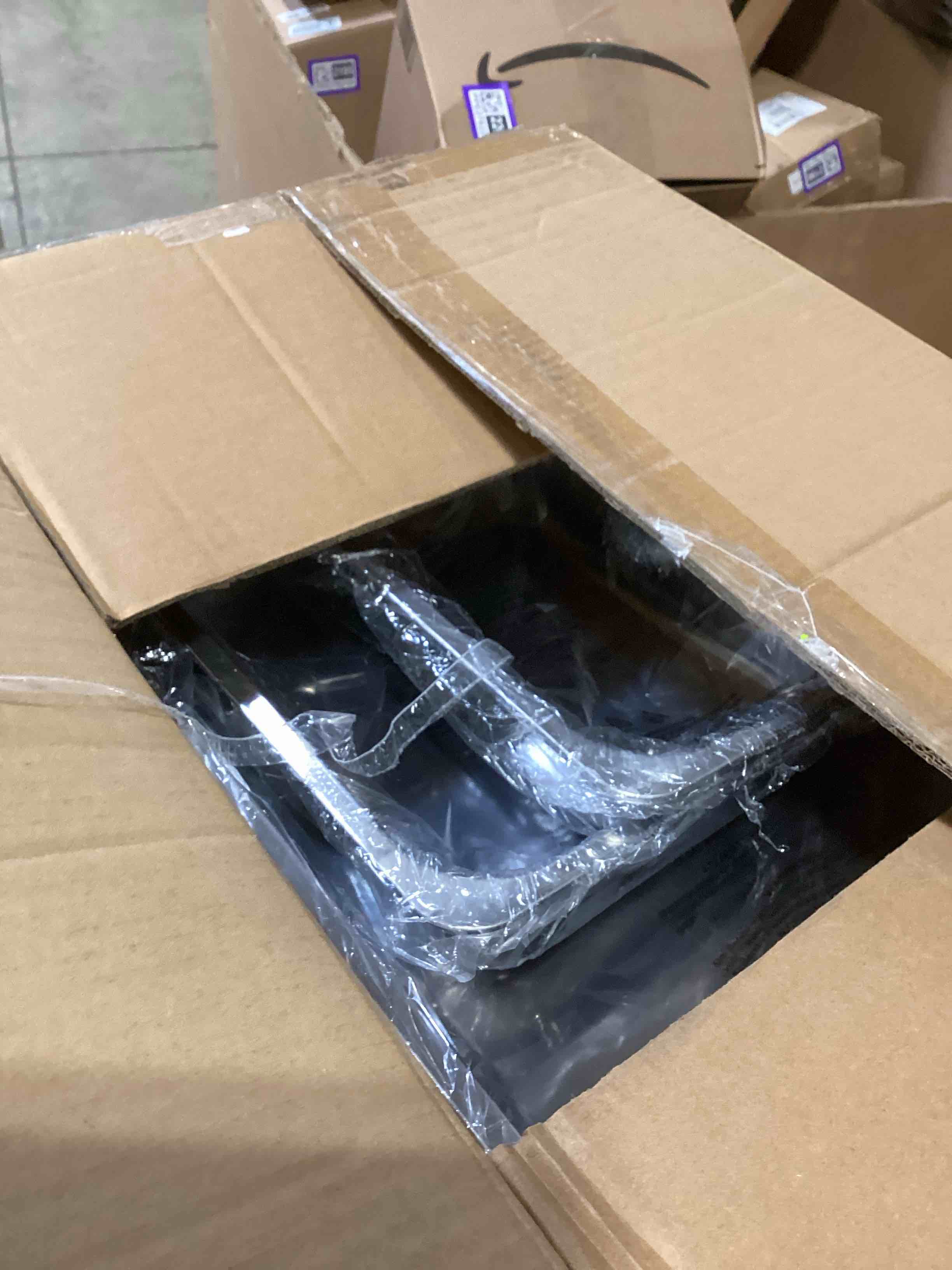 https://s3.amazonaws.com/lotting-images-prod/bidfta/PPE2762235_1758133784128.jpeg