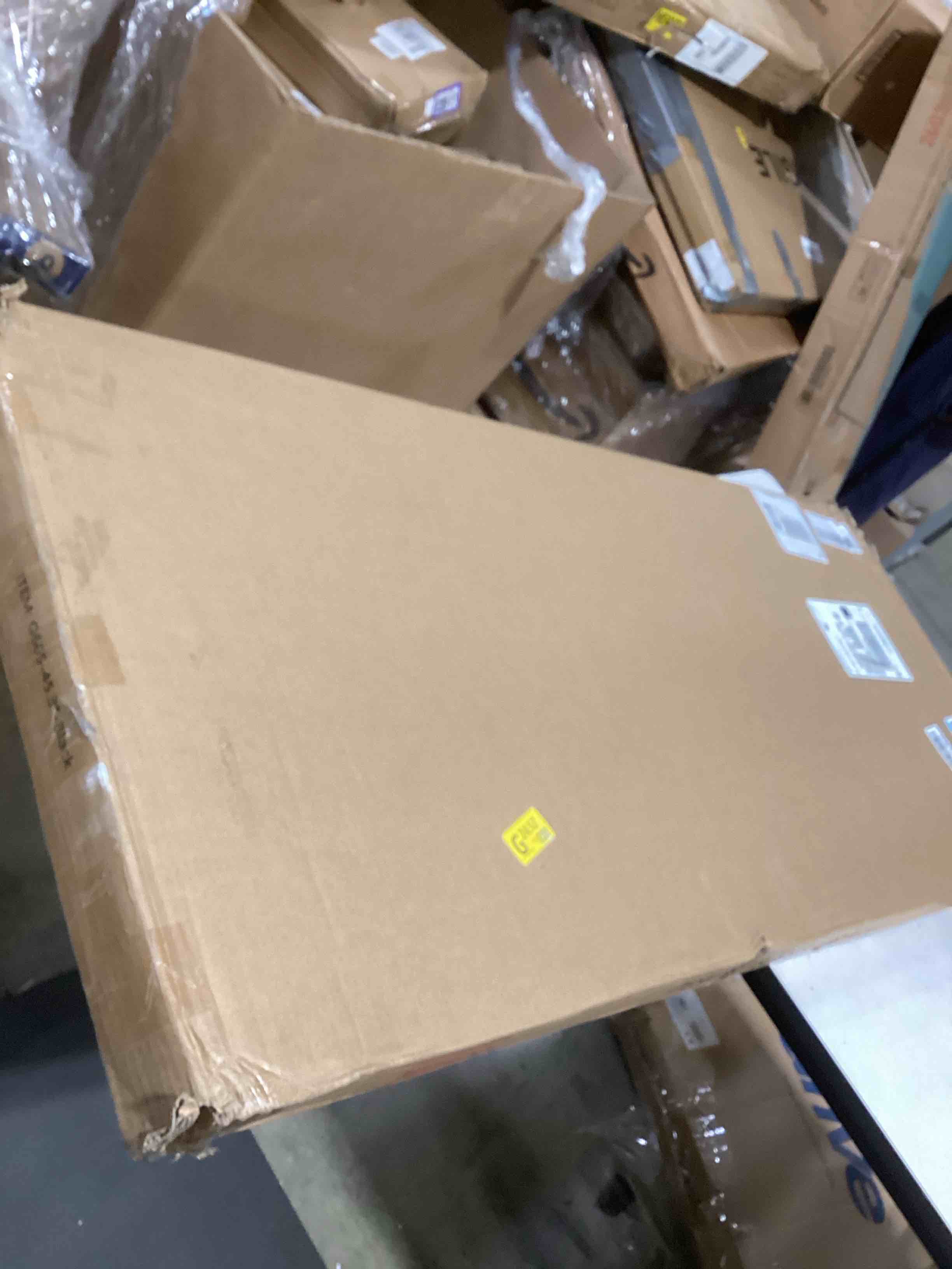https://s3.amazonaws.com/lotting-images-prod/bidfta/PPE2762276_1758200077908.jpeg