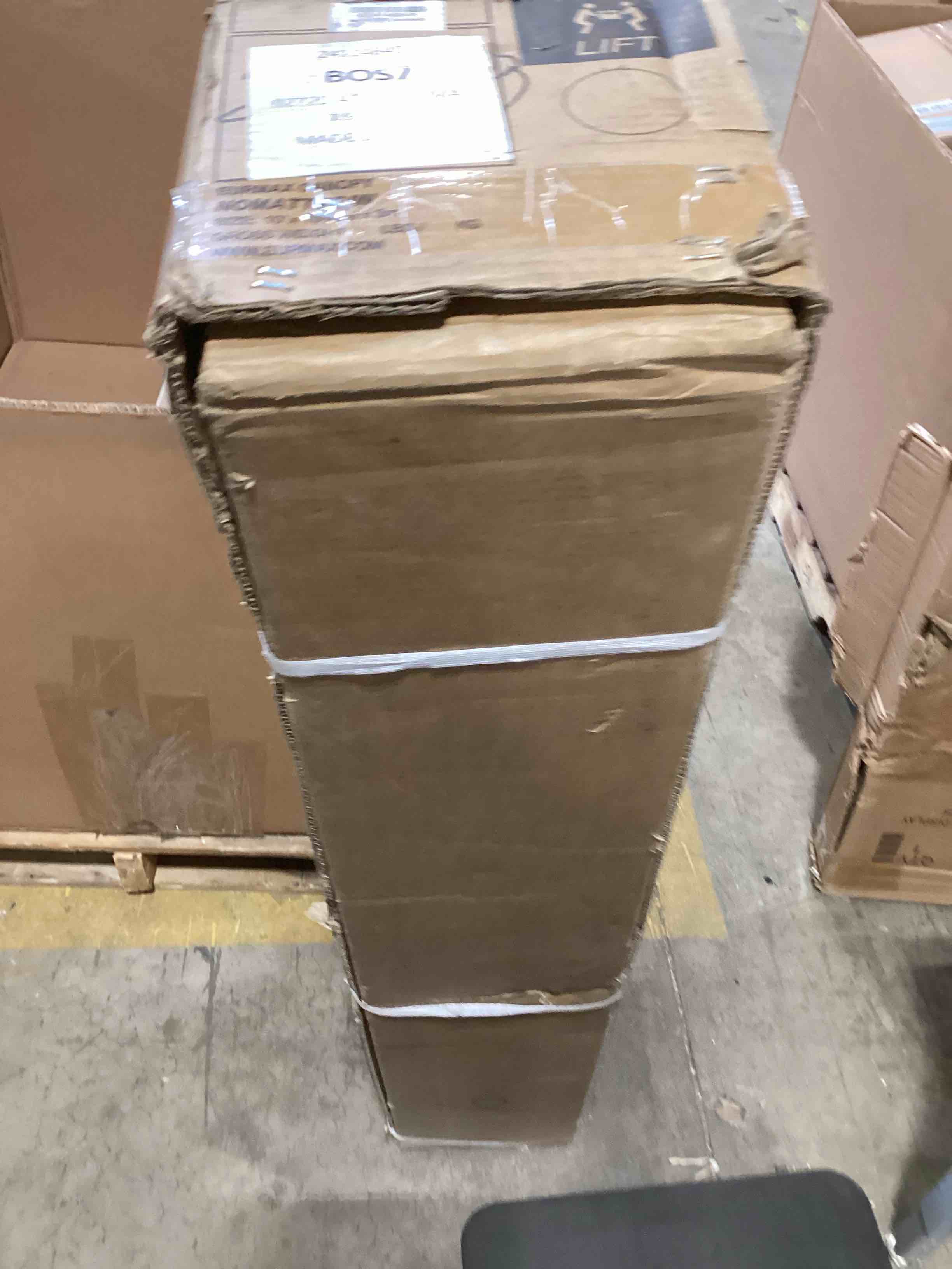 https://s3.amazonaws.com/lotting-images-prod/bidfta/PPE2762340_1758217667739.jpeg