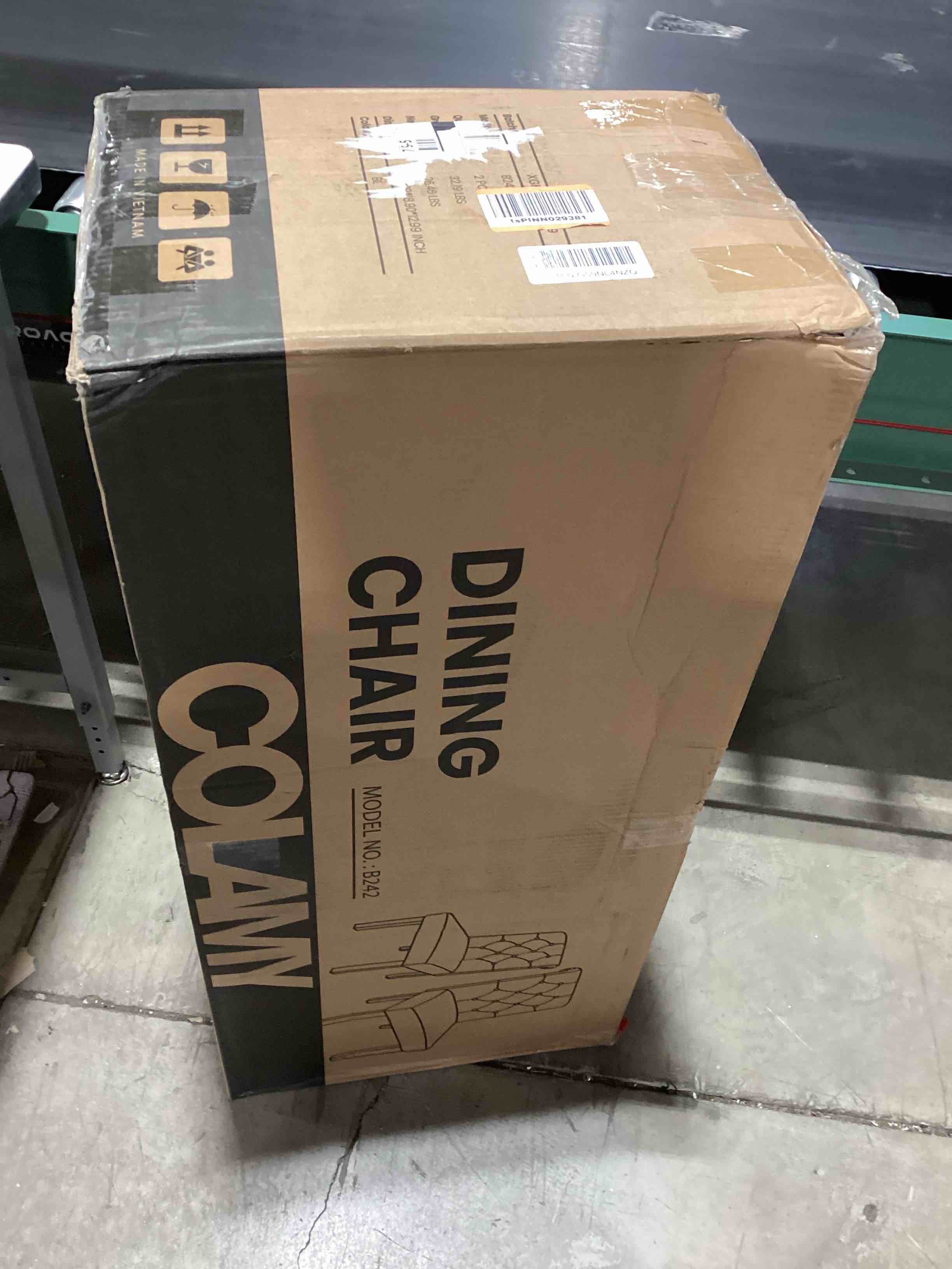 COLAMY 5-Piece Extendable Dining Table Set for 4, 36" Kitchen Round Wood Table with 4 Tufted Dining 