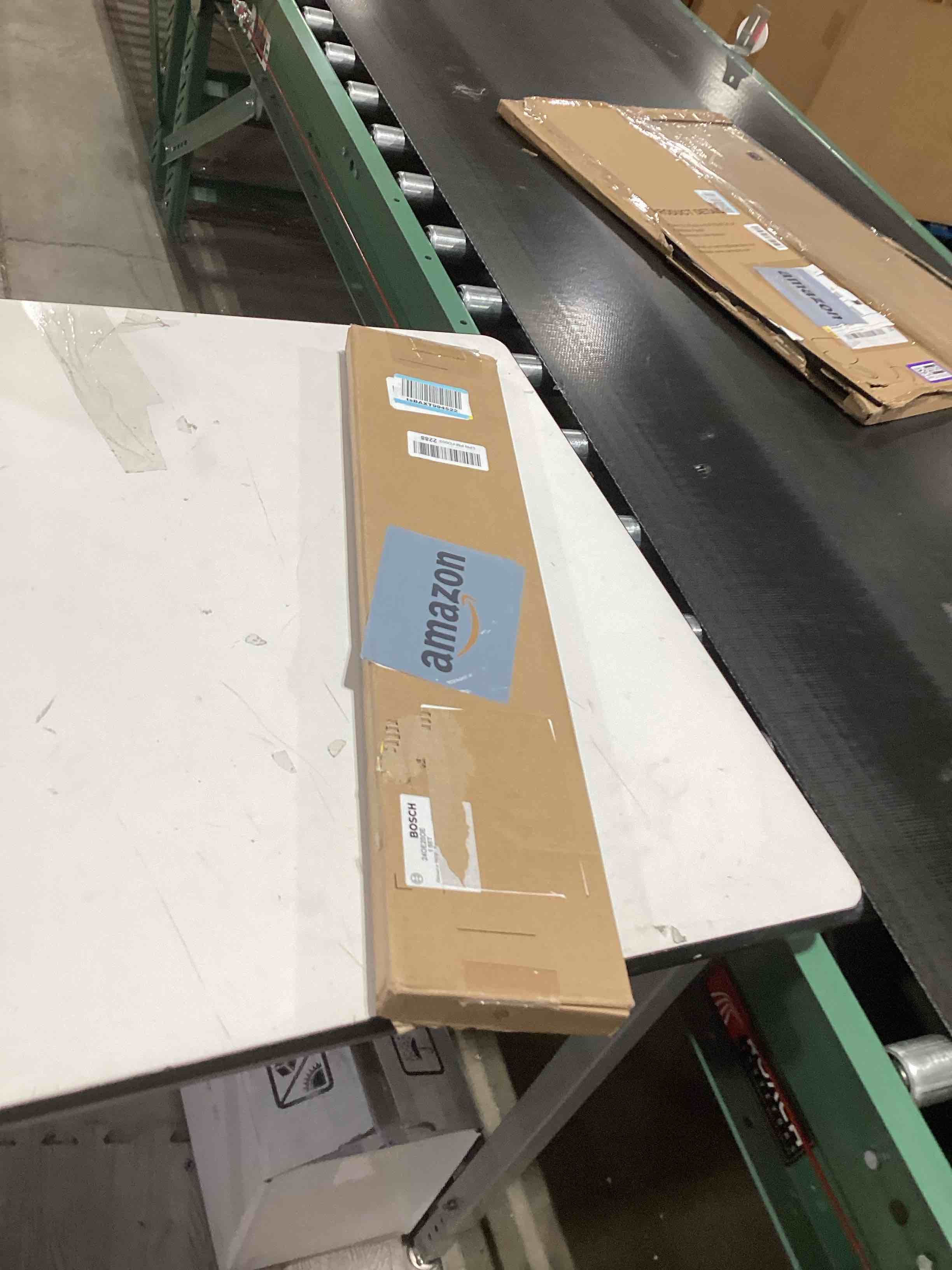 BOSCH 24OE20OE ICON Beam Wiper Blades - Driver and Passenger Side - Set of 2 Blades (24OE & 20OE)