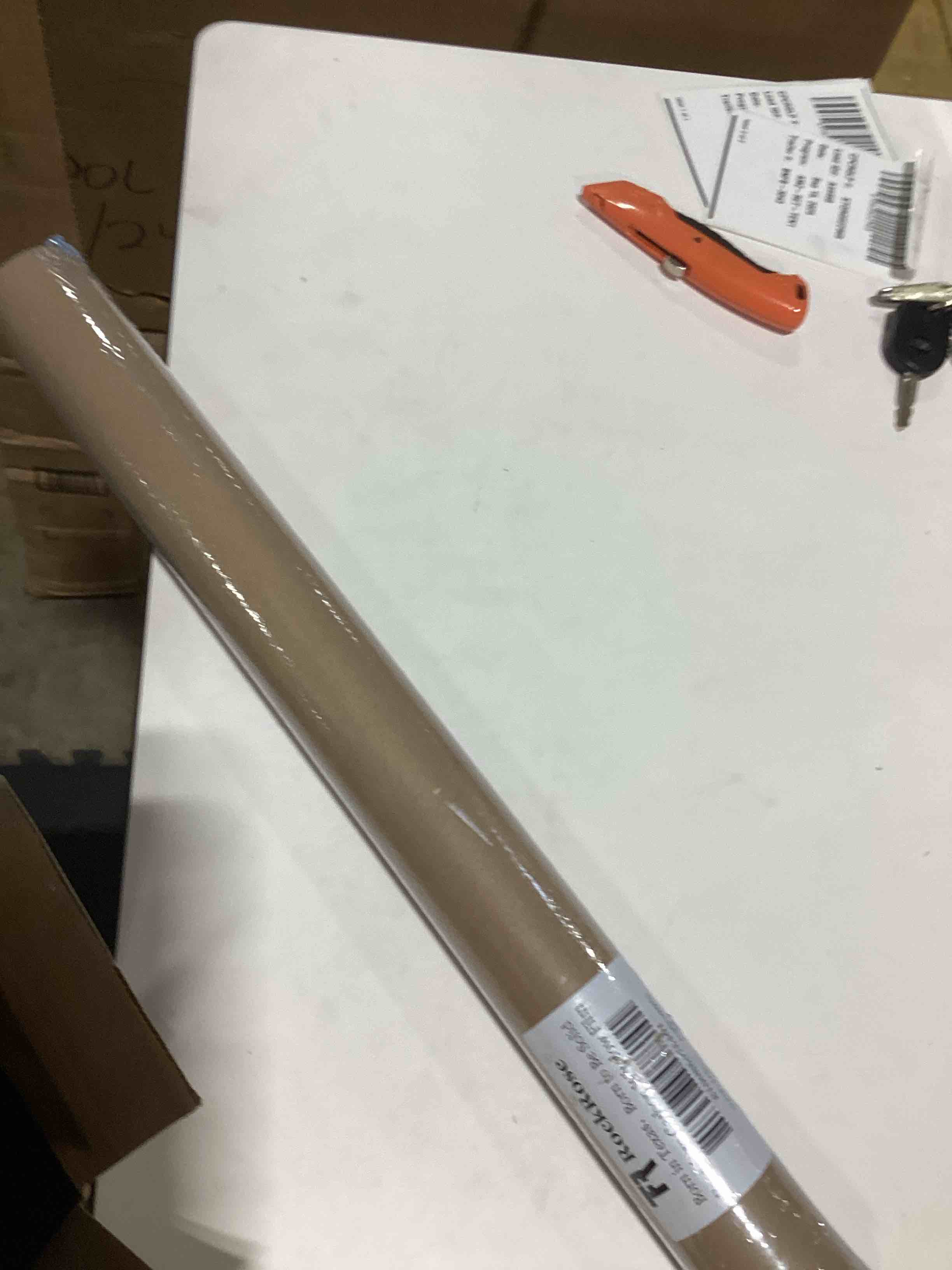 https://s3.amazonaws.com/lotting-images-prod/bidfta/PPE2767005_1758119598999.jpeg