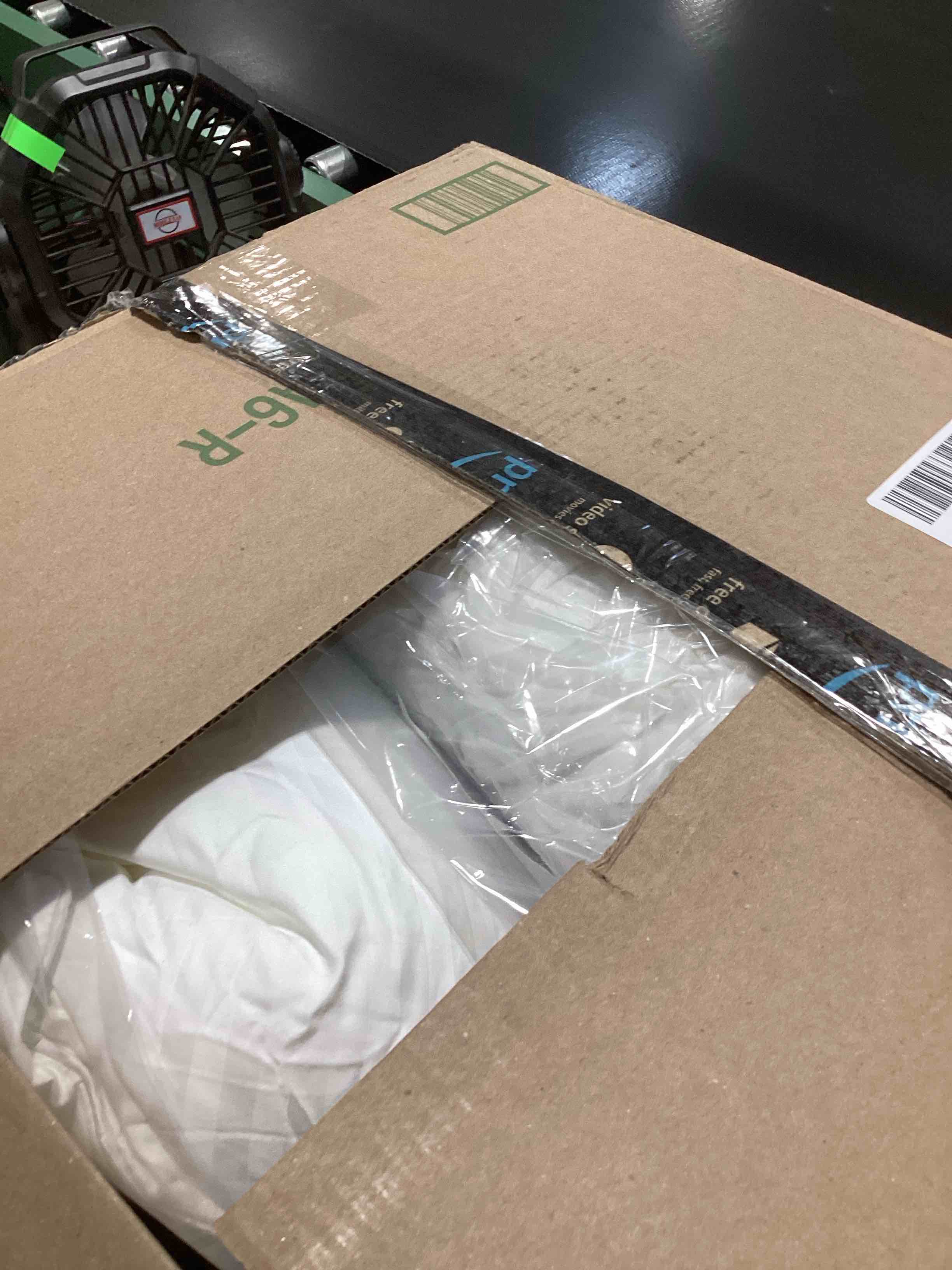 https://s3.amazonaws.com/lotting-images-prod/bidfta/PPE2767121_1758134670345.jpeg