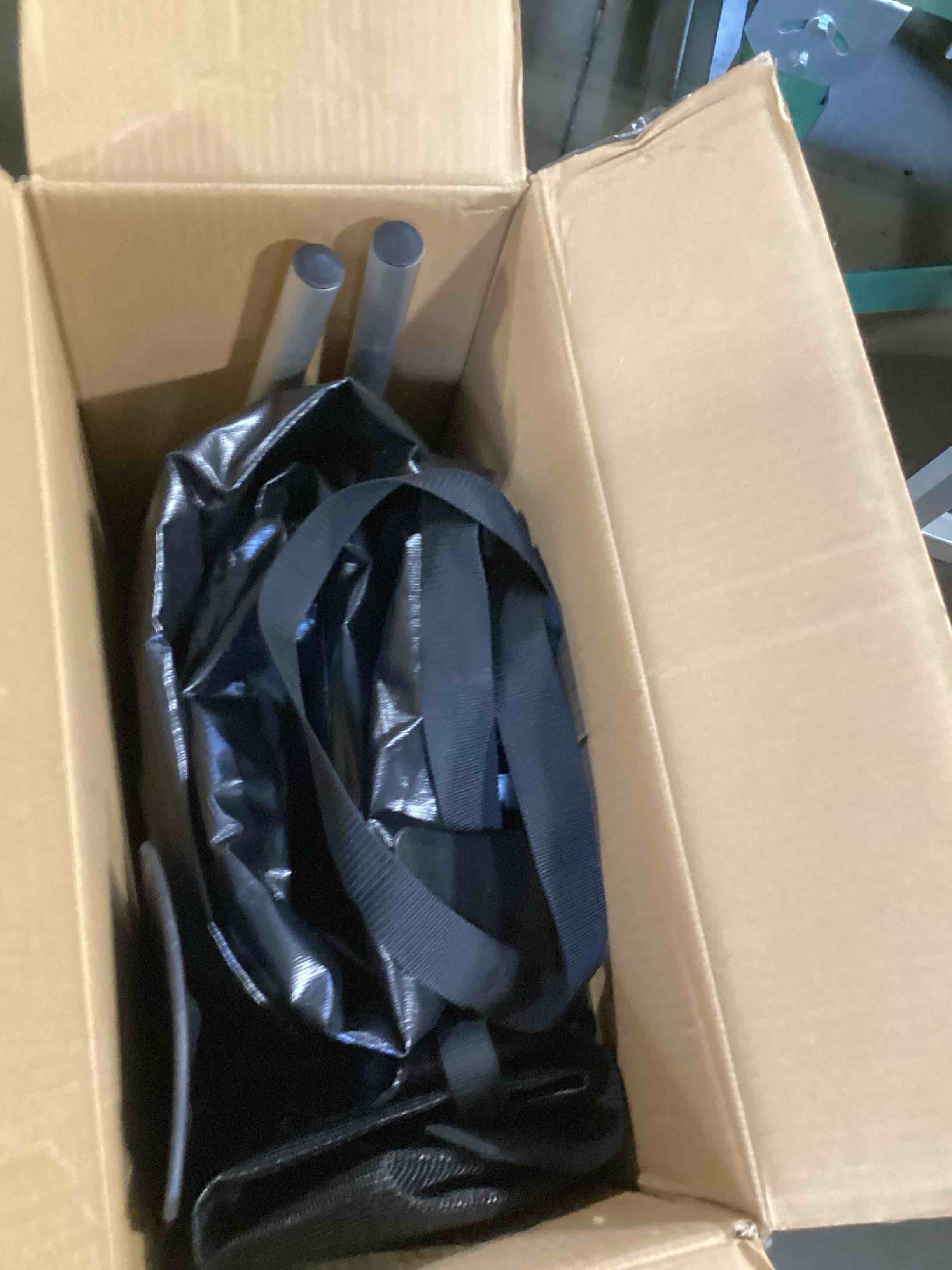 https://s3.amazonaws.com/lotting-images-prod/bidfta/PPE2767142_1758136460313.jpeg