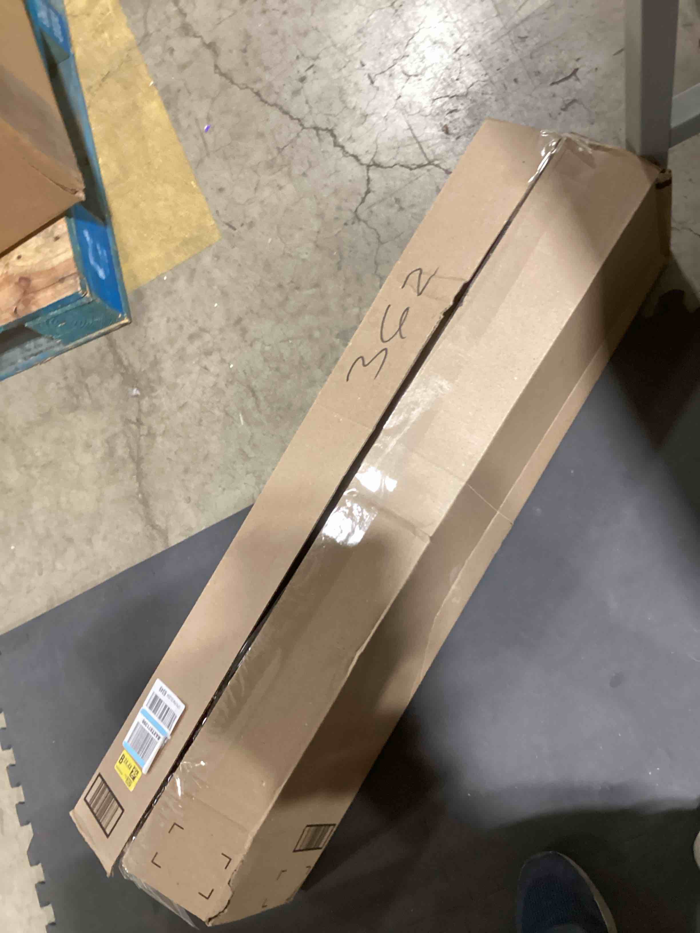 https://s3.amazonaws.com/lotting-images-prod/bidfta/PPE2767267_1758202684437.jpeg
