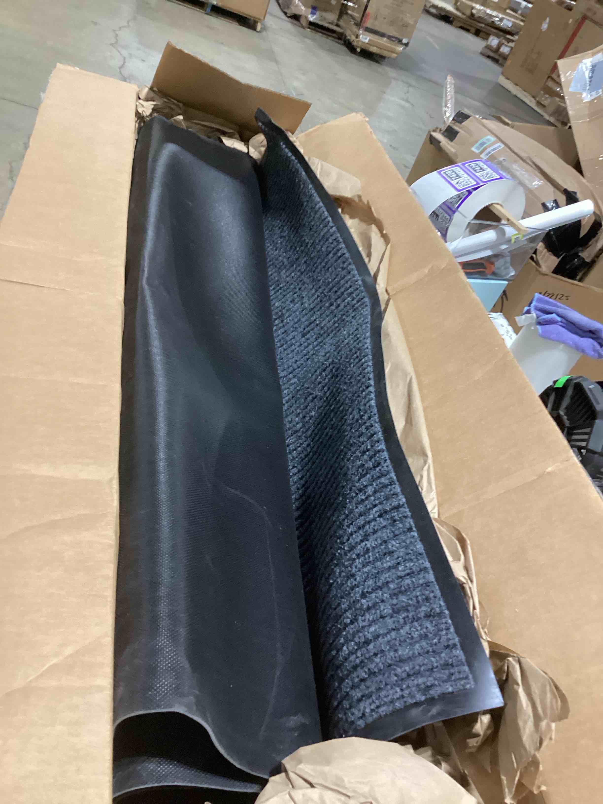 https://s3.amazonaws.com/lotting-images-prod/bidfta/PPE2767428_1758541397746.jpeg