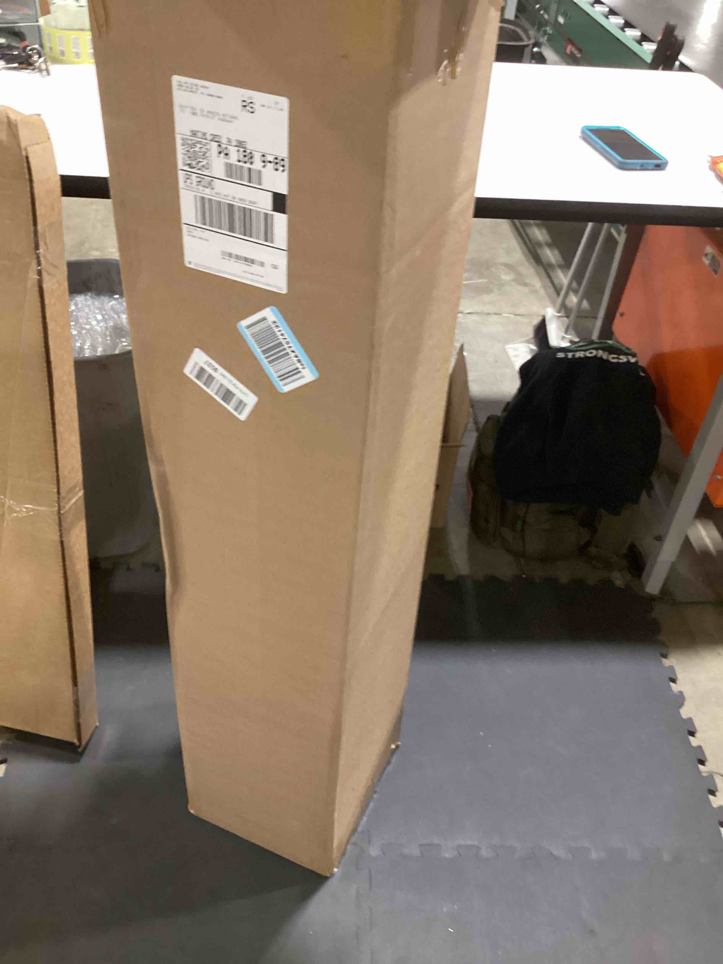 https://s3.amazonaws.com/lotting-images-prod/bidfta/PPE2767475_1758549836680.jpeg