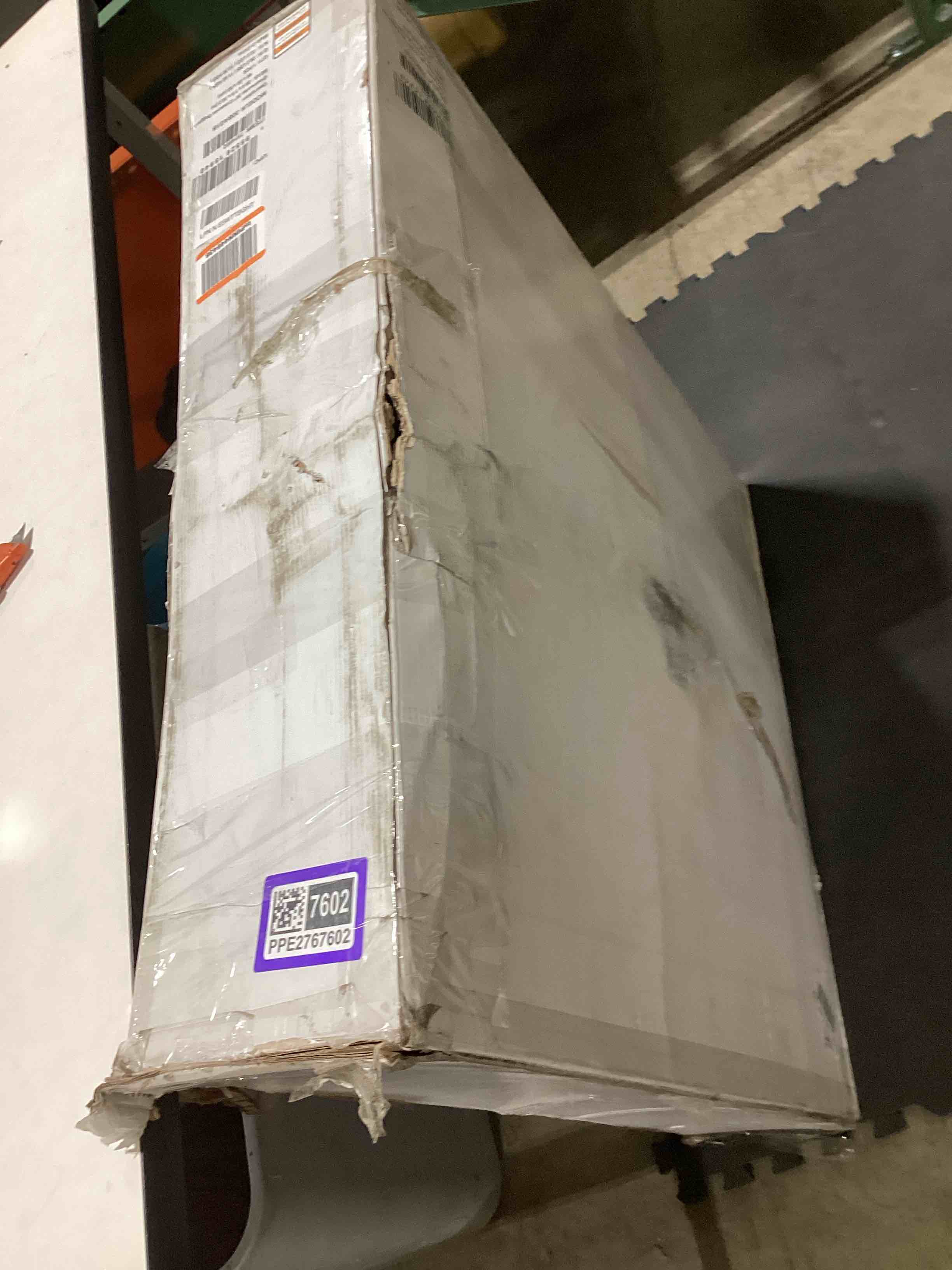 https://s3.amazonaws.com/lotting-images-prod/bidfta/PPE2767602_1758626479714.jpeg