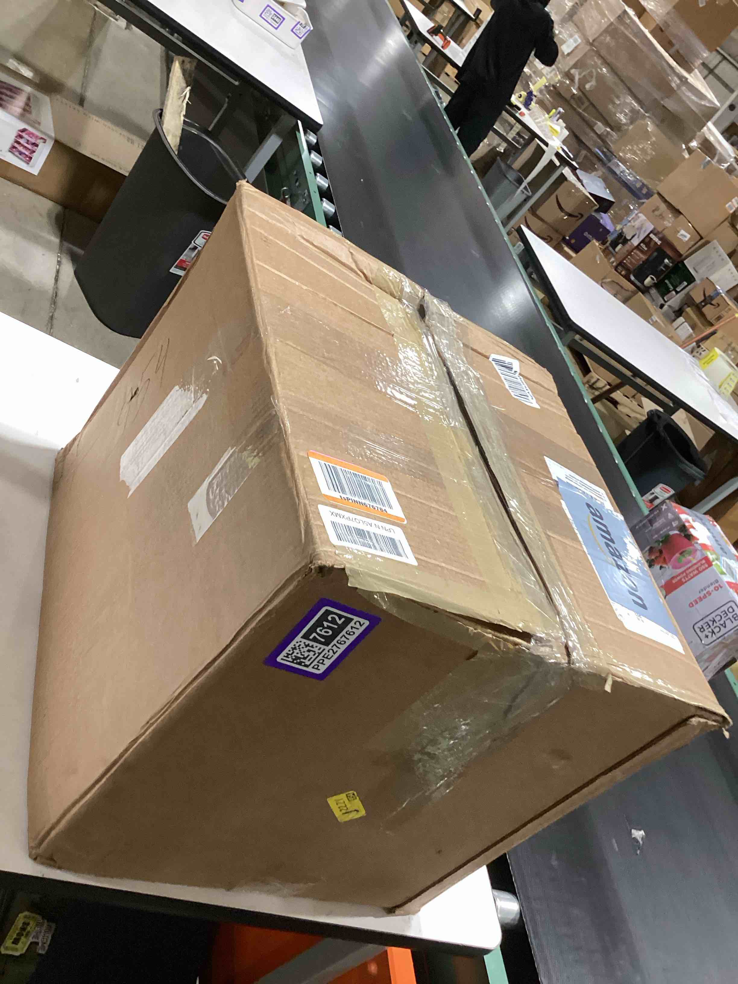 https://s3.amazonaws.com/lotting-images-prod/bidfta/PPE2767612_1758628324437.jpeg