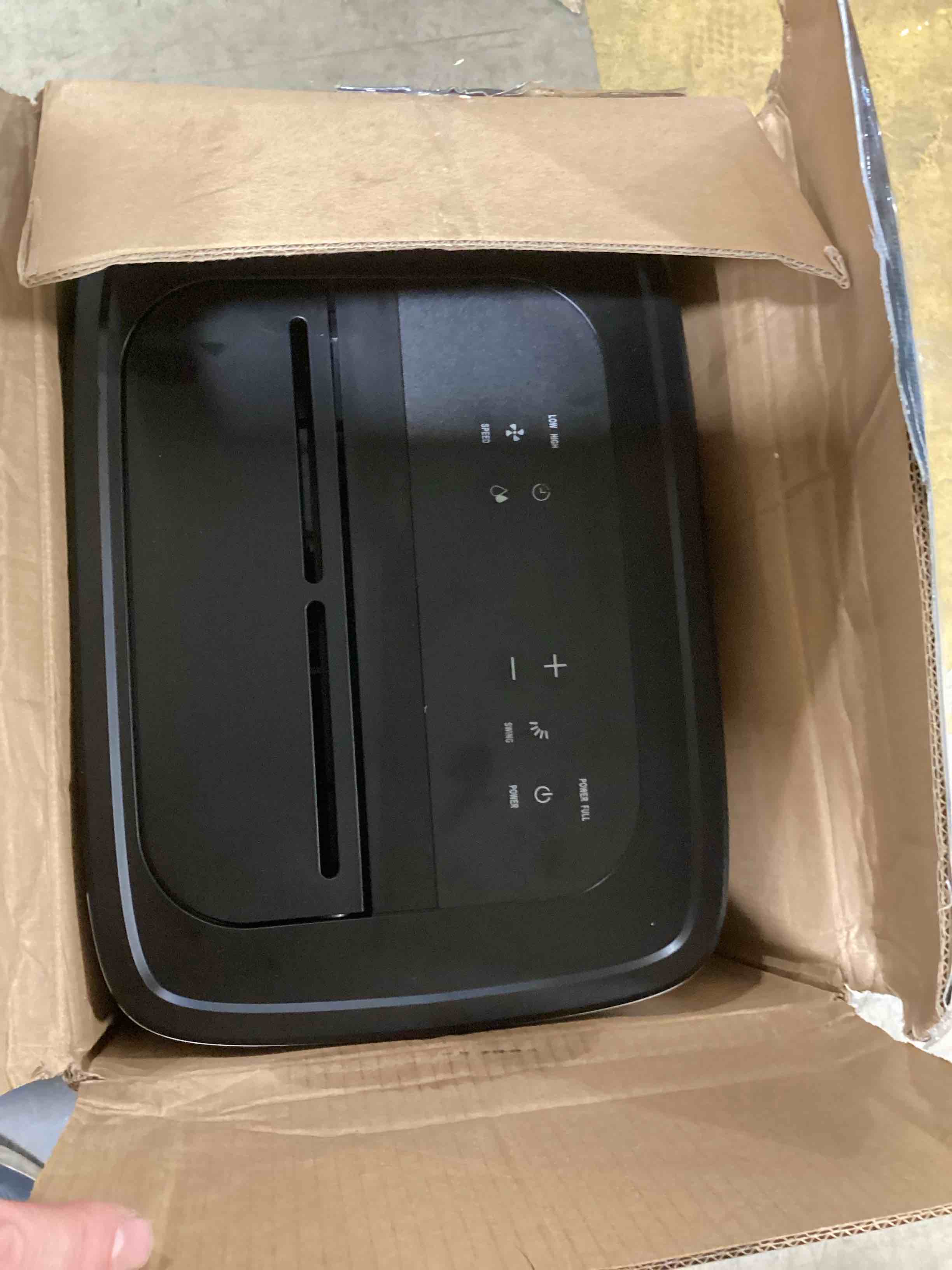 https://s3.amazonaws.com/lotting-images-prod/bidfta/PPE2767708_1758640444509.jpeg
