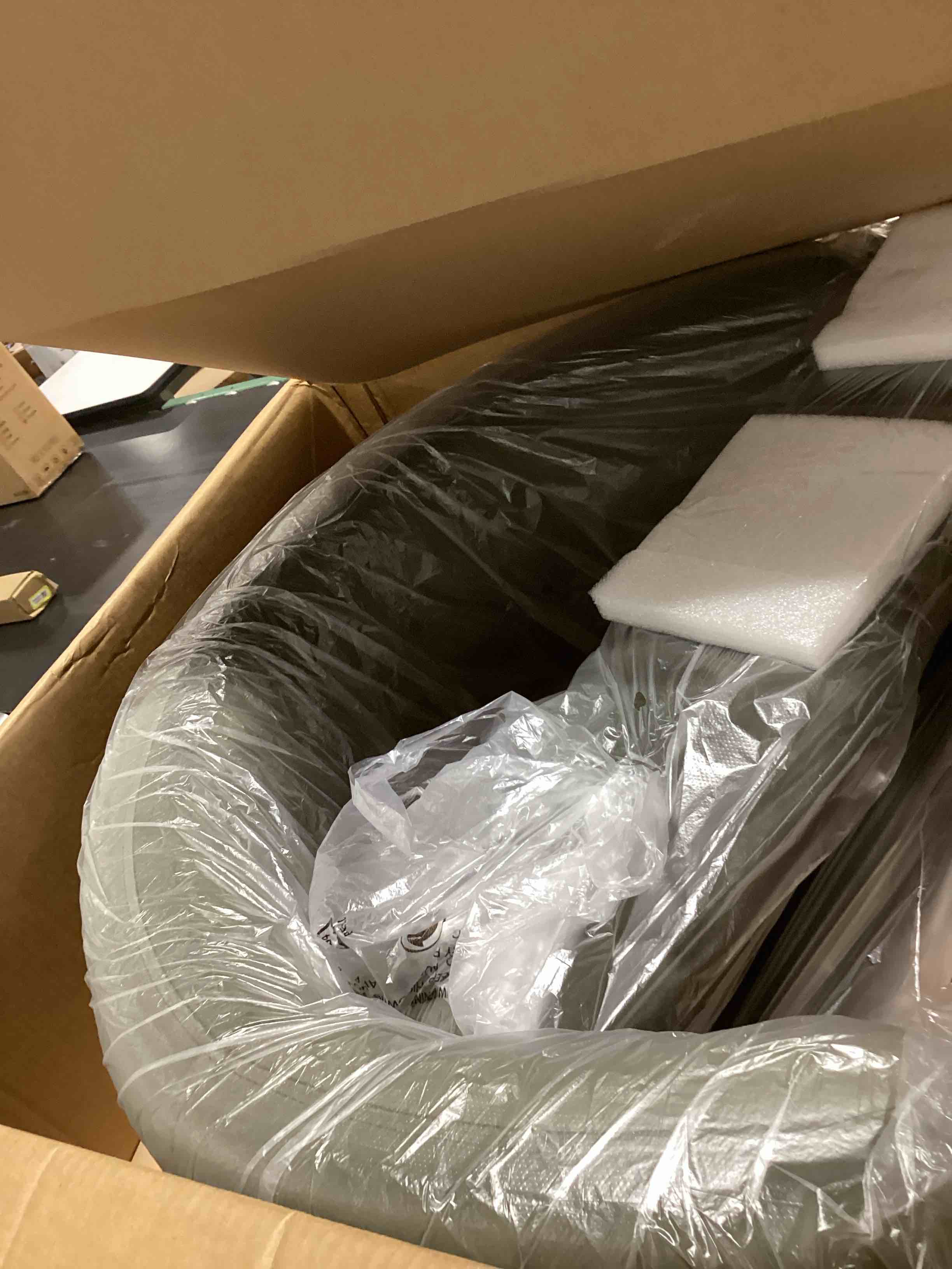 https://s3.amazonaws.com/lotting-images-prod/bidfta/PPE2767761_1758647033255.jpeg