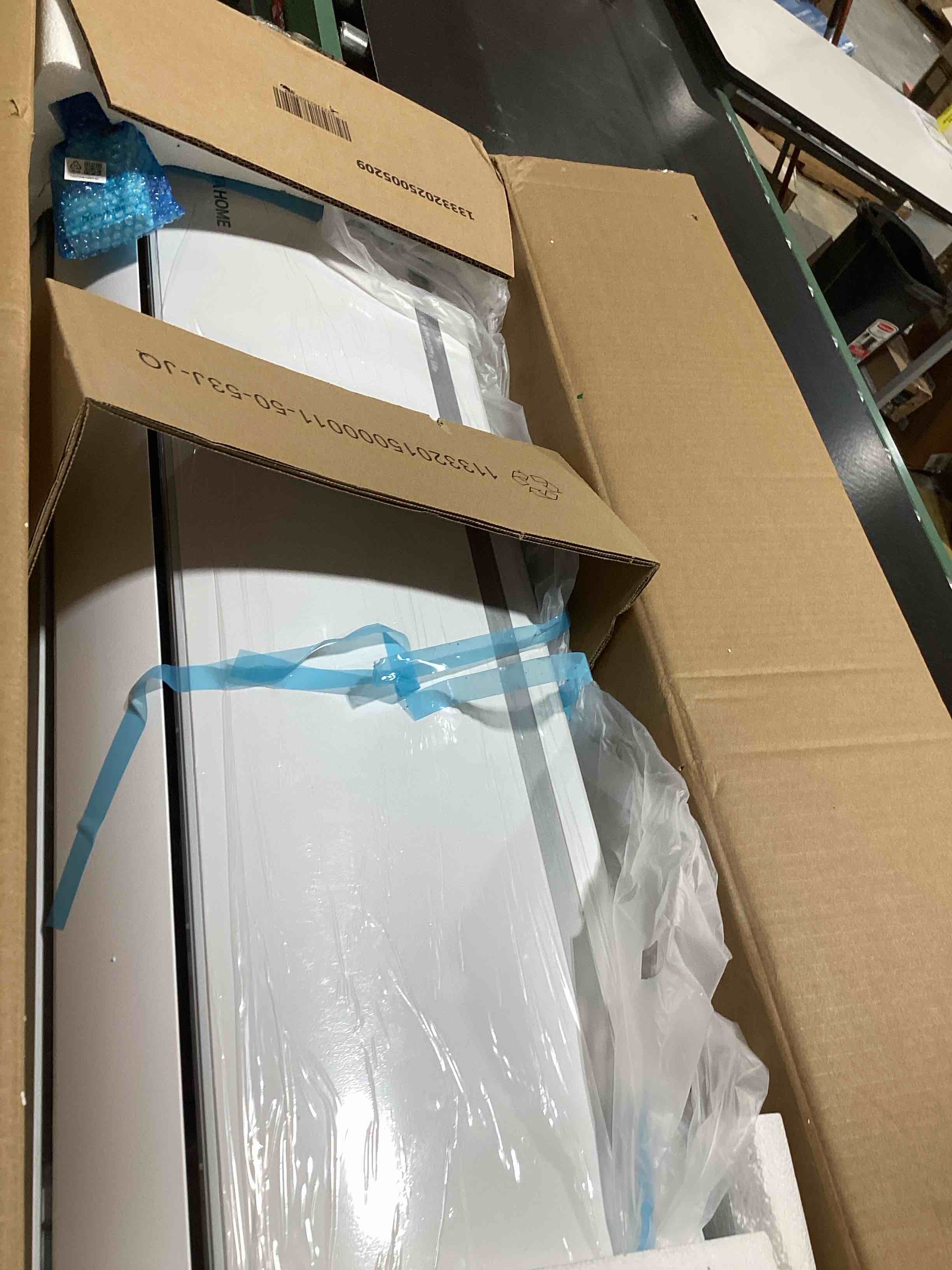 https://s3.amazonaws.com/lotting-images-prod/bidfta/PPE2767770_1758648445040.jpeg
