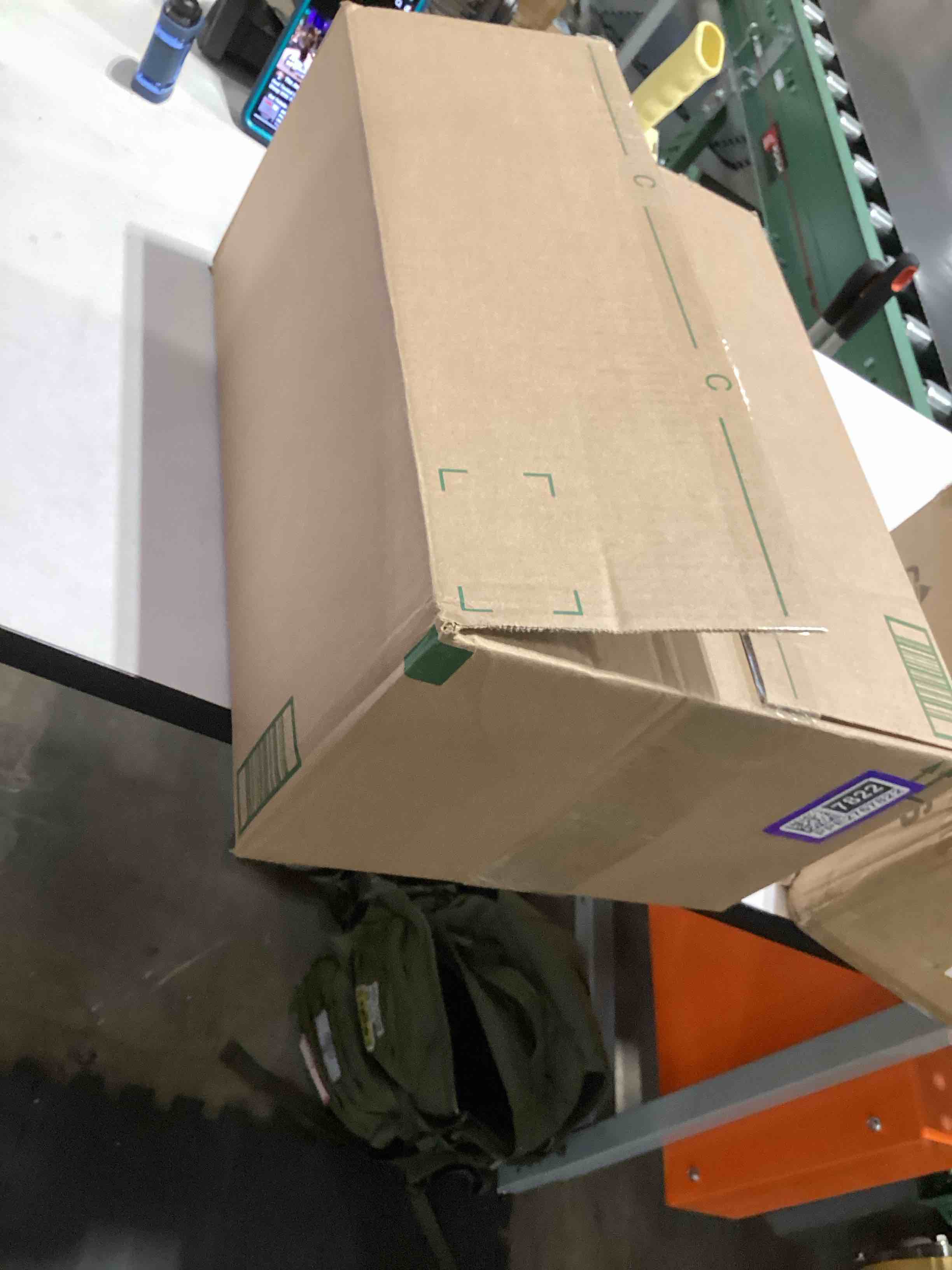 https://s3.amazonaws.com/lotting-images-prod/bidfta/PPE2767822_1758655099159.jpeg