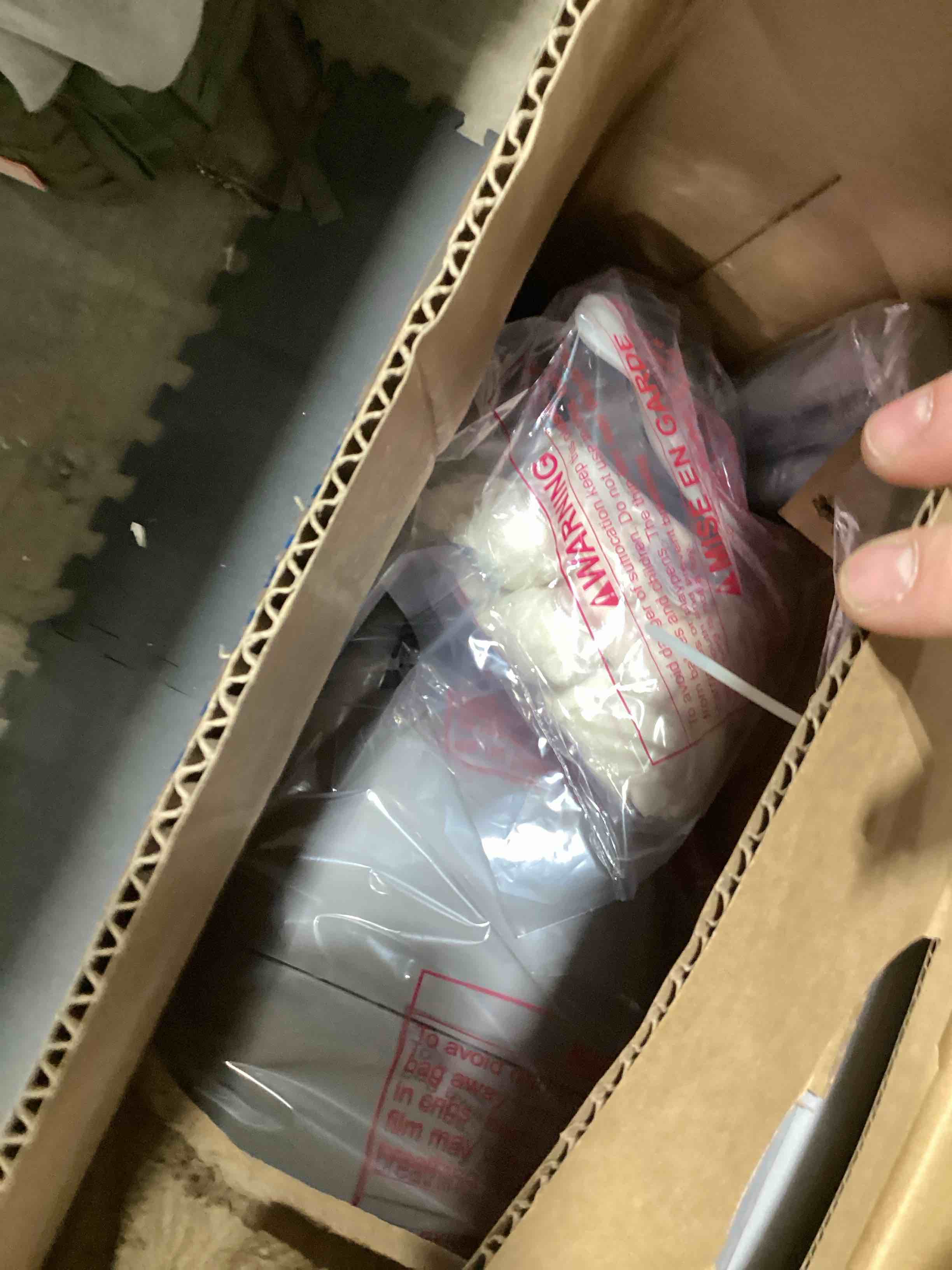https://s3.amazonaws.com/lotting-images-prod/bidfta/PPE2767941_1758717577918.jpeg