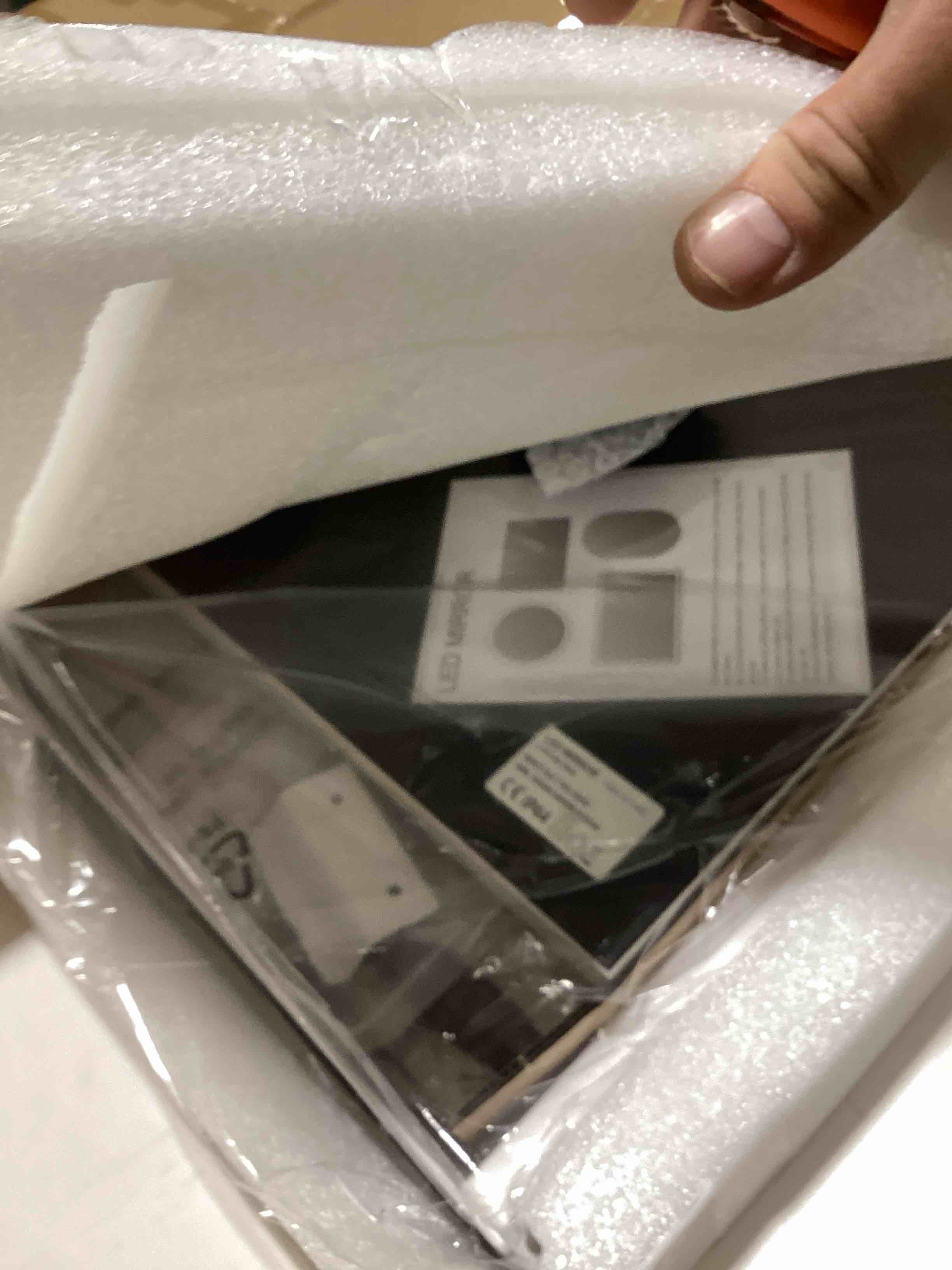https://s3.amazonaws.com/lotting-images-prod/bidfta/PPE2767986_1758722542677.jpeg