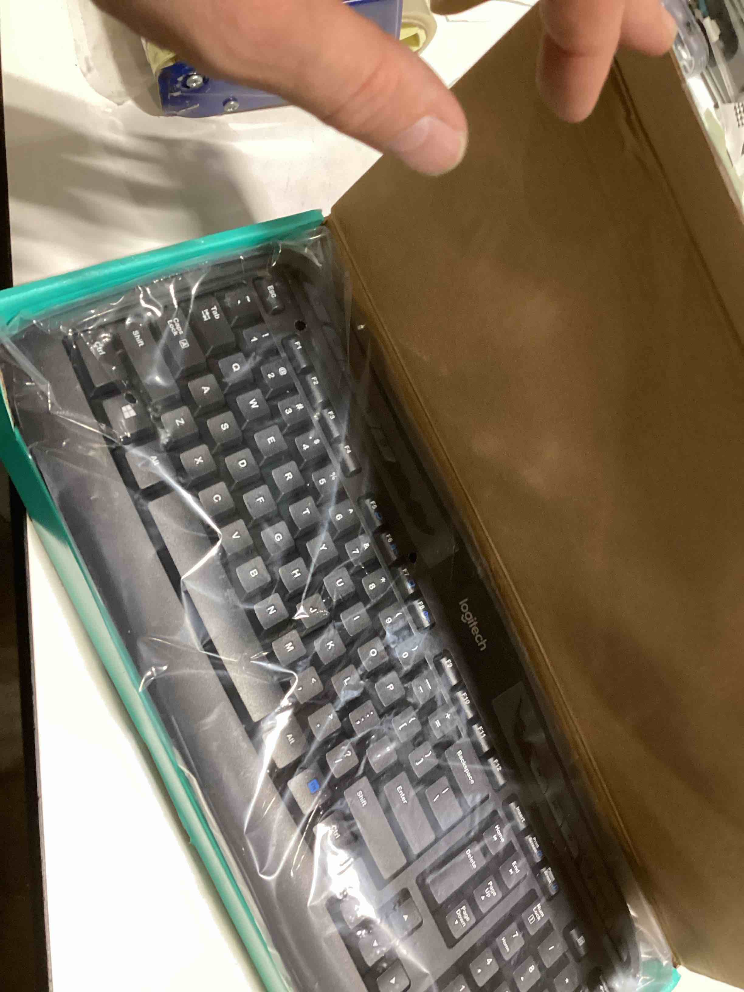 https://s3.amazonaws.com/lotting-images-prod/bidfta/PPE2768001_1758724496550.jpeg