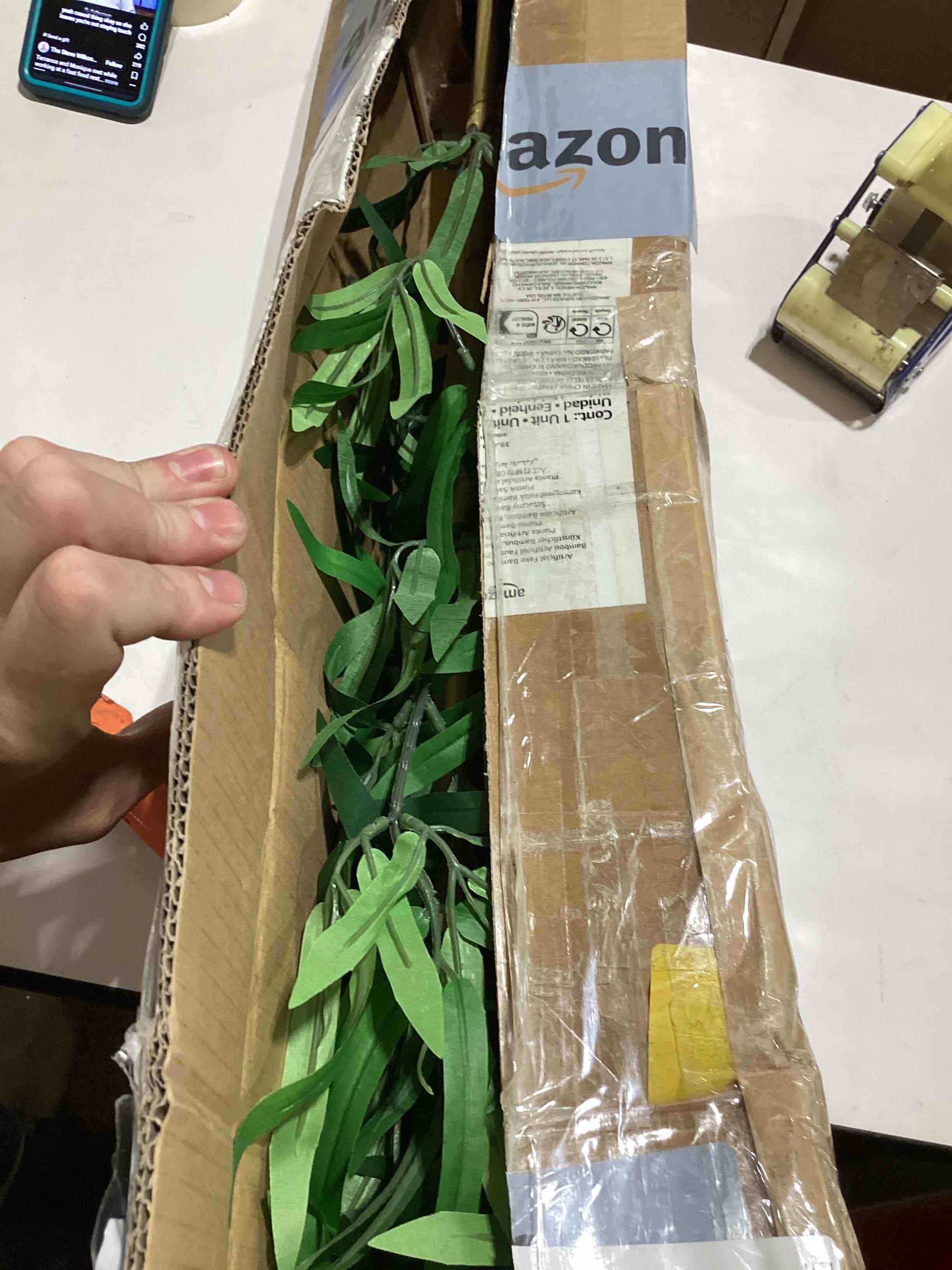 https://s3.amazonaws.com/lotting-images-prod/bidfta/PPE2768008_1758725240401.jpeg